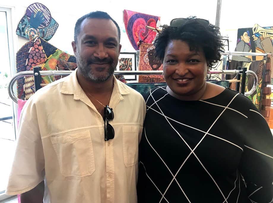 のインスタグラム：「SO MUCH LOVE FOR YOU @staceyabrams  . How #StaceyAbrams Made #Georgia the Center of the Political Universe  Will Leitch @gen  .  Early Friday morning — or very late on endless Thursday, depending on how much you tried to Kornacki your way through it — Democratic nominee Joe Biden finally passed President Donald Trump in the vote count in this great state. This led to a whole new round of text messages and a global understanding that Georgia — specifically Rep. John Lewis’ old district of Clayton County, the peach of the old South—may have just kicked Trump out of office. Now the rest of the country is staring directly at us. With both of its senatorial races likely going to runoffs on January 5, 2021, control of the U.S. Senate and the potential success of the Biden administration will ride entirely on Georgia. Every urgent issue of our time—climate change, Covid-19 relief, the redistribution of wealth, the movement for racial justice, so much else… What happens here in January will either accelerate or slow progress on all of them... .  But the real reason Georgia is turning blue, as we saw with the final vote totals that put Biden over the top (for now), is due to the work that Black organizers are doing in the state. Atlanta has long been considered the “Black mecca” of America, but its political power has been steadily growing over the last decade. Lewis’ death reminded the nation how powerful a figure he’d been in the state for decades and how deeply his influence has resonated. Atlanta Mayor Keisha Lance Bottoms and Democratic candidate for Senate Raphael Warnock have emerged from the Atlanta political movement. But there’s no single person who deserves more credit for what has happened than Stacey Abrams. .  Abrams, who just missed becoming the state’s governor two years ago, under circumstances that still rankle, poured her efforts and resources into Fair Fight, an organization dedicated to fair elections, overcoming voter suppression, and registering and mobilizing as many voters as possible. (Here’s an incredible Jelani Cobb profile of Abrams in the New Yorker last year.) Fair Fight registered an estimated 800,000 voters since 2018, a staggering number」