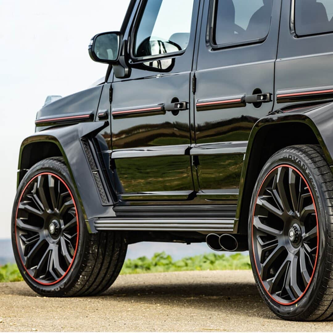 HYPEBEASTさんのインスタグラム写真 - (HYPEBEASTInstagram)「@hypebeastcarclub: LUMMA Design has brought its signature widebody aesthetic to the @mercedesbenz G-Class. At the front, you’ll find a massive hood scoop sitting atop the hood, with a new red-accented grille carrying LED daytime running lights and a massive LUMMA logo. The redesigned front bumper flare out at the bottom, offering a more streamlined flow down to the widebody fenders, which now hover above massive 24-inch CLR RS black wheels to complete the look. The kit will set you back for approximately $15,017 USD,⁠⠀ Photo: LUMMA Design⁠」11月7日 6時11分 - hypebeast