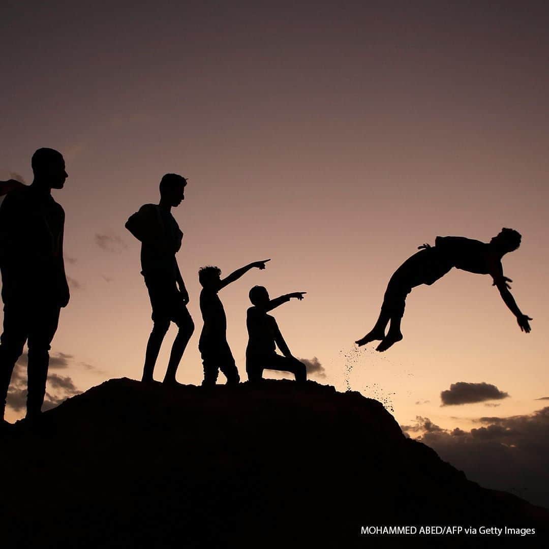 ABC Newsさんのインスタグラム写真 - (ABC NewsInstagram)「Palestinian youths practice parkour at sunset in Gaza City, on November 5, 2020. #parkour #gazacity」11月6日 22時00分 - abcnews