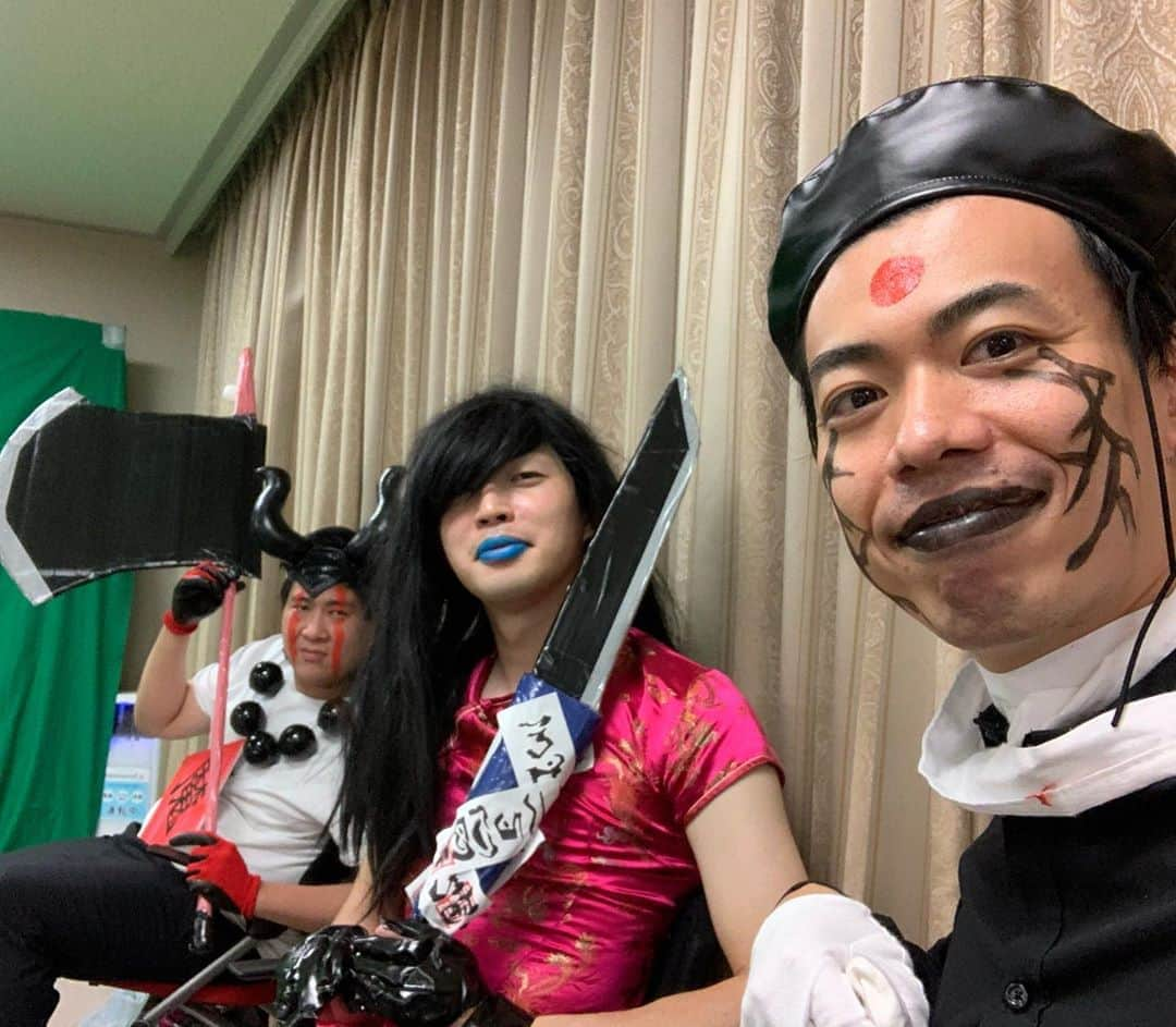 浜田のインスタグラム：「今年のハロウィン載せ忘れ💦行く家行く家全員TRICKばっか選ばれて疲れた^_^」