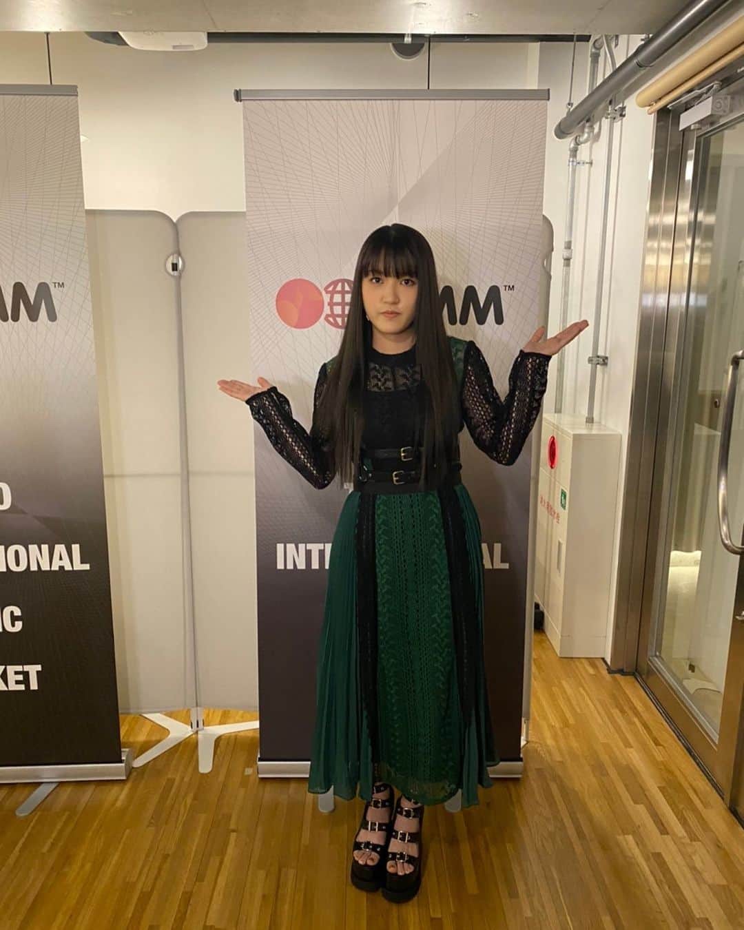 JUNNAのインスタグラム：「Thank you for watching!!! I hope everyone enjoyed TIMM💗 I am looking forward to sing in many countries🔥」