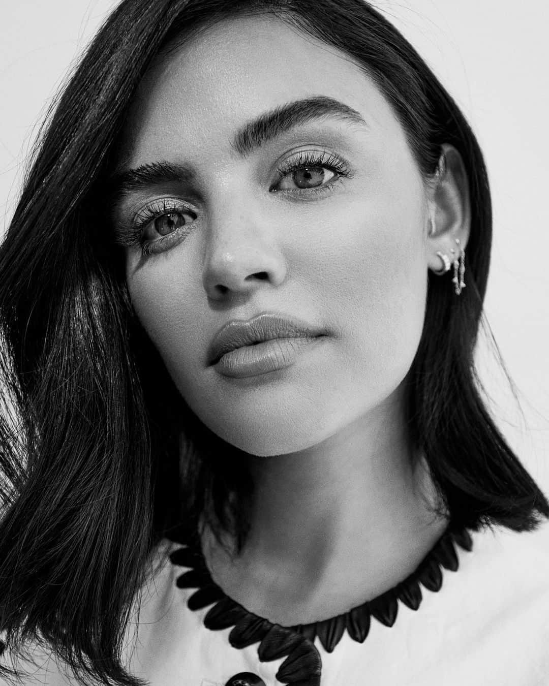 ルーシー・ヘイルのインスタグラム：「“However vast the darkness , we must supply our own light” - Stanley Kubrick @sbjctjournal / @erinwalshstyle / @jennakristina / @claytonhawkins / @christianhogstedt」