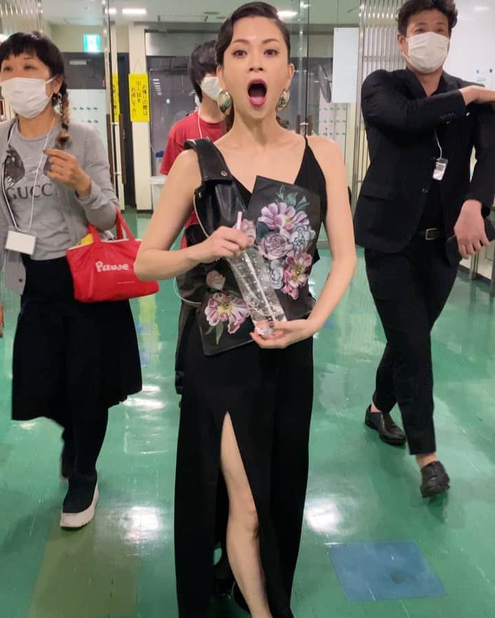 小柳ゆきのインスタグラム：「来週11/14(土)放送😊 久しぶりにTVで「be alive」披露🎤 WANDSさんともコラボします‼️ https://www6.nhk.or.jp/nhkpr/post/preview.html?i=25902 是非お楽しみにー  そして、11/8(日)14:30～ 第1弾「歌える！J-POP 黄金のヒットパレード決定版！」の再放送‼️ コチラも是非💁‍♀️  by STAFF  #なんて言ってるんだろう🤔 #歌えるJPOP #NHKBSP」