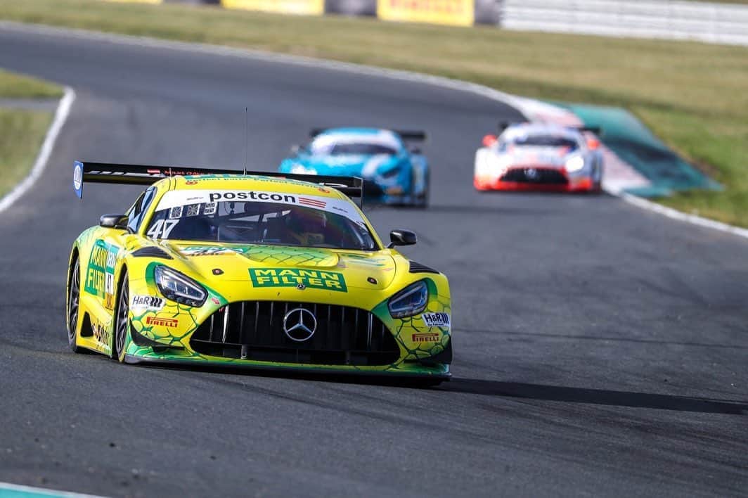 Mercedes AMGさんのインスタグラム写真 - (Mercedes AMGInstagram)「The ADAC GT Masters season finale takes place this weekend at the @motorsport_arena_oschersleben. After six eventful race events, six Mercedes-AMG GT3s will be chasing points in the Super Sports Car League one last time this year.  With two races to go (Saturday 1.15 p.m., Sunday 1.10 p.m.), @maroengel and @lucastolz still have good chances of winning the drivers' title while @toksportwrt (#22) is only eight points behind the leaders in the team classification. In addition, @schuetzmotorsport will enter the competition with one car (#36) whereas @htpmotorsport / @winwardracing (#47, #48) and @zakspeed (#20, #21) line up on the grid with two GT3s each.   Good luck to all teams and drivers!   #AMGGT3 #MercedesAMG #MercedesAMGMotorsport #10YearsAMGCustomerRacing #GTMasters」11月6日 22時58分 - mercedesamg
