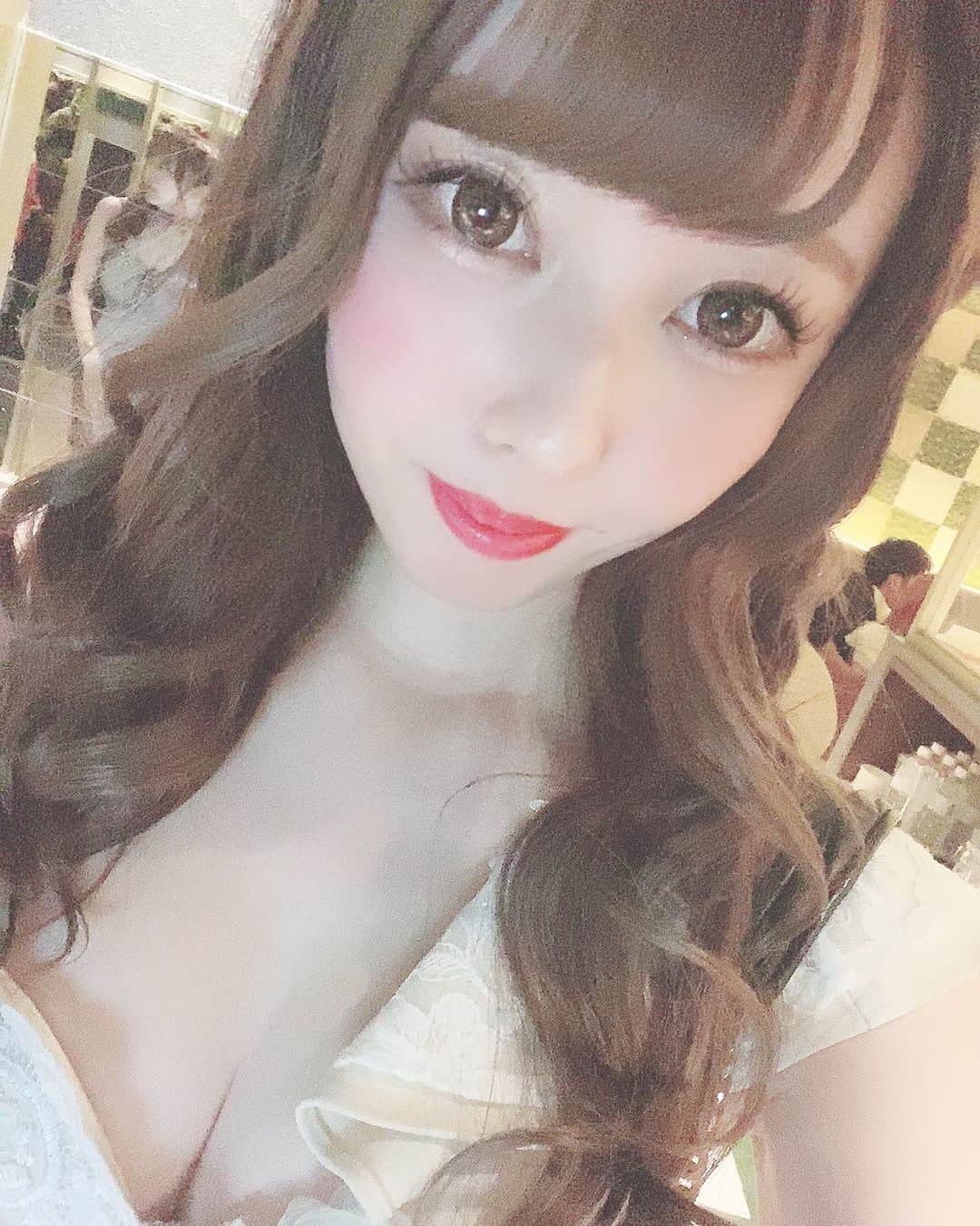 ゆんのインスタグラム：「🌟 . もうちょい色落ちして欲しい〜🥺 . 今日もいます✊🏻 . #ガーデン #ガーデン川崎 #川崎 #横浜 #新宿 #歌舞伎町#六本木 #銀座 #名古屋 #ミナミ #北新地 #神奈川 #すすきの #キャバクラ #キャバ嬢 #ガールズバー #シャンパン  #水商売 #夜職 #キャバ嬢メイク #キャバ嬢ヘアメイク #キャバドレス #ドレス #いいね返し  #ポケパラ #ポケパラ関東」