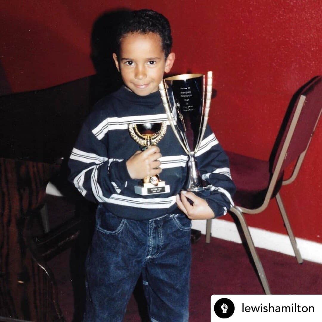 F1さんのインスタグラム写真 - (F1Instagram)「Lewis and trophies just clicked from an early age! 😍  Repost x @lewishamilton  I was 6 years old here when I earned my first two trophies remote control car racing. The small trophy was 2nd place in the electric class championship, against grown men. The bigger was for best new comer in the bigger petrol cars again against men. I was the youngest by at least 15 years. We were also the only people of colour there in a much smaller field. I was so proud, these were some the best days of my life spending time with my dad out the back of the old car we had with our pot noodle soup and bacon sandwiches which was very much an English thing. #1991  #F1 #Formula1」11月6日 23時10分 - f1
