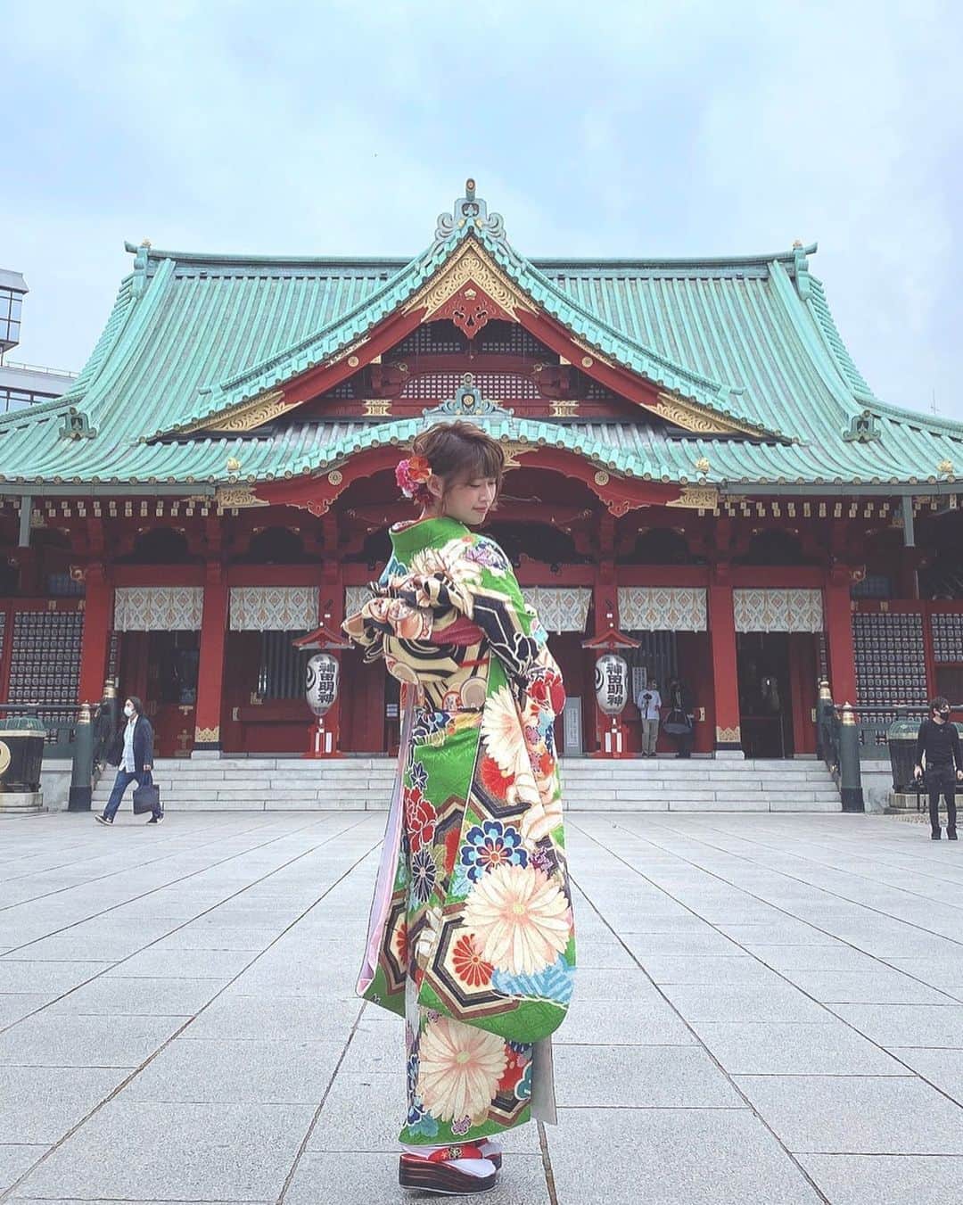 のインスタグラム：「48times 11月号が発売されてます〜！チェックしてくれたかな？🤗 . ファンの皆さんの応援のおかけで、ガールズセレクション 編集部特別賞を頂くことができました。改めてありがとうございました！！ VASARAさんの晴着モデルとっっても嬉しいです〜〜👘✨ 素敵な写真、記事、皆さんに喜んで頂けたらいいなぁ☺️ #48times #VASARA #晴着」