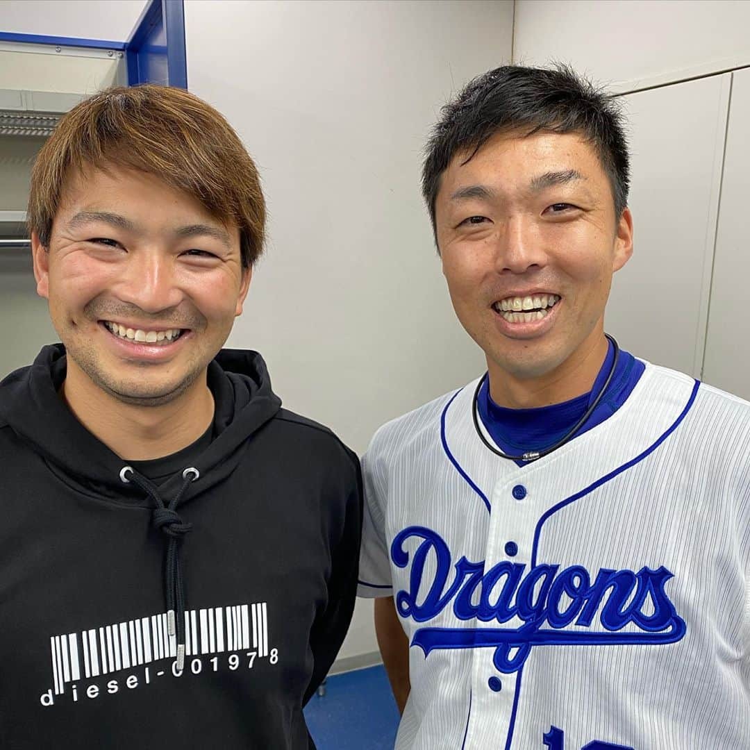 田島慎二さんのインスタグラム写真 - (田島慎二Instagram)「吉見さんお疲れ様でした。 最後に真後ろから見ることができて 最後の最後まで勉強でした。  去年のファン感以来のナゴヤドームだったけど、やっぱりここで野球やらなきゃいけないって思いました！ 吉見さんに続きしっかりトミージョンからの復活します！！」11月6日 23時20分 - taji.12