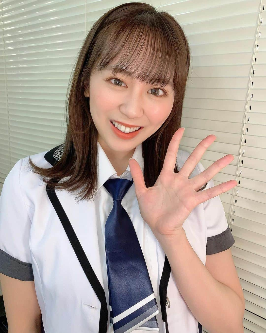 坂口理子さんのインスタグラム写真 - (坂口理子Instagram)「アイアライブ2020で初披露した 「3-2」のc/w 栄光のラビリンスCM選抜楽曲 「おしゃべりジュークボックス」 改めてCM選抜５位ありがとうございました🥰 笑顔3連発も一緒に📷✨ 久しぶりのライブ楽しかった🥰 #アイアライブ2020 #栄光のラビリンス #アイア#cm選抜 #2020」11月6日 23時23分 - ricopi__hkt48