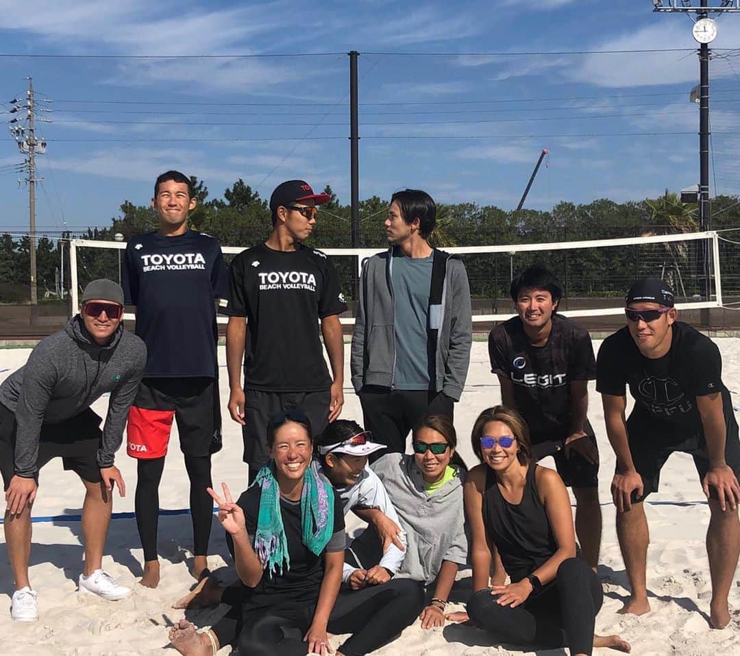 浦田景子のインスタグラム：「自分の練習後は男子チームのサポート🏐他のチームの練習メニュー勉強になる📖✏︎  #beachvolleyballplayers」