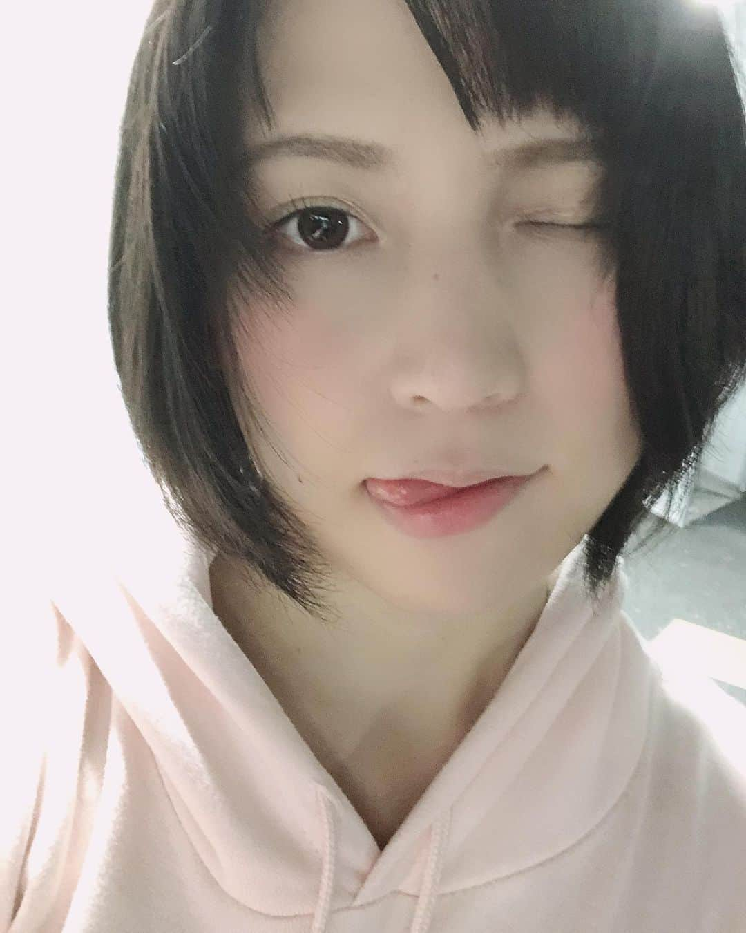 柏木あみさんのインスタグラム写真 - (柏木あみInstagram)「SNS活動について【お知らせ】  11月7日～11月14日はアカウント活動を休止します😌 ※Twitter・Instagram、どちらも一切開かないので通知の確認さえもできません。  左目が一時的にほぼ使えなくなるので、目の酷使へ繋がる行為になるSNSを控える次第です👌」11月6日 23時48分 - kashiwagi_ami