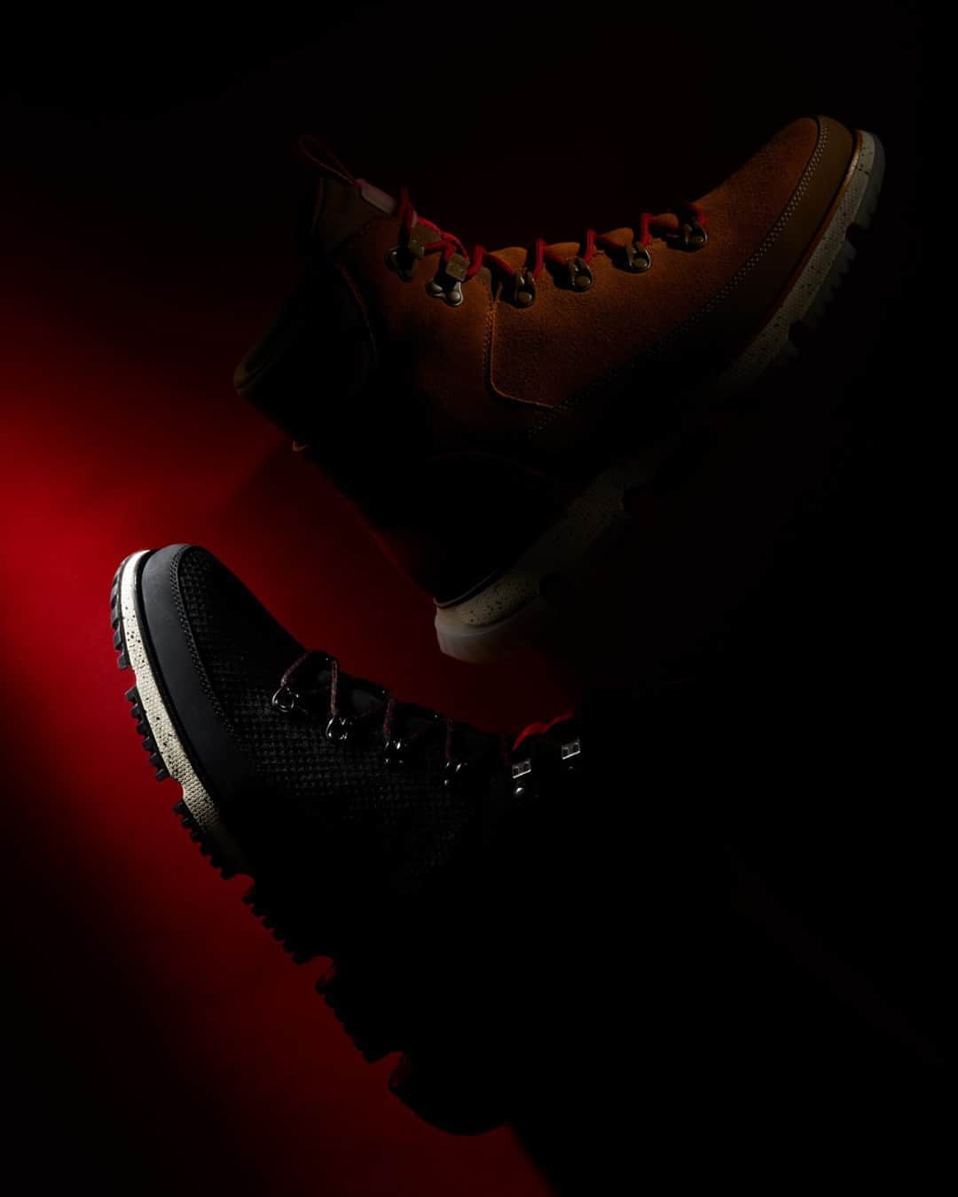 Cole Haanのインスタグラム：「Coming soon: An exclusive collab between a comedian inspiring others to #WriteNewRules and a brand giving people the confidence to do it.」