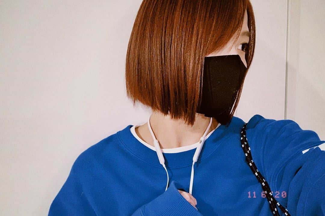 まきさんのインスタグラム写真 - (まきInstagram)「つるつるにしてもらった日。  赤みを強めに🥀  #haircolor#ボブ#あゆくま#あゆみくりかまき」11月7日 0時07分 - maki_ayumikurikamaki