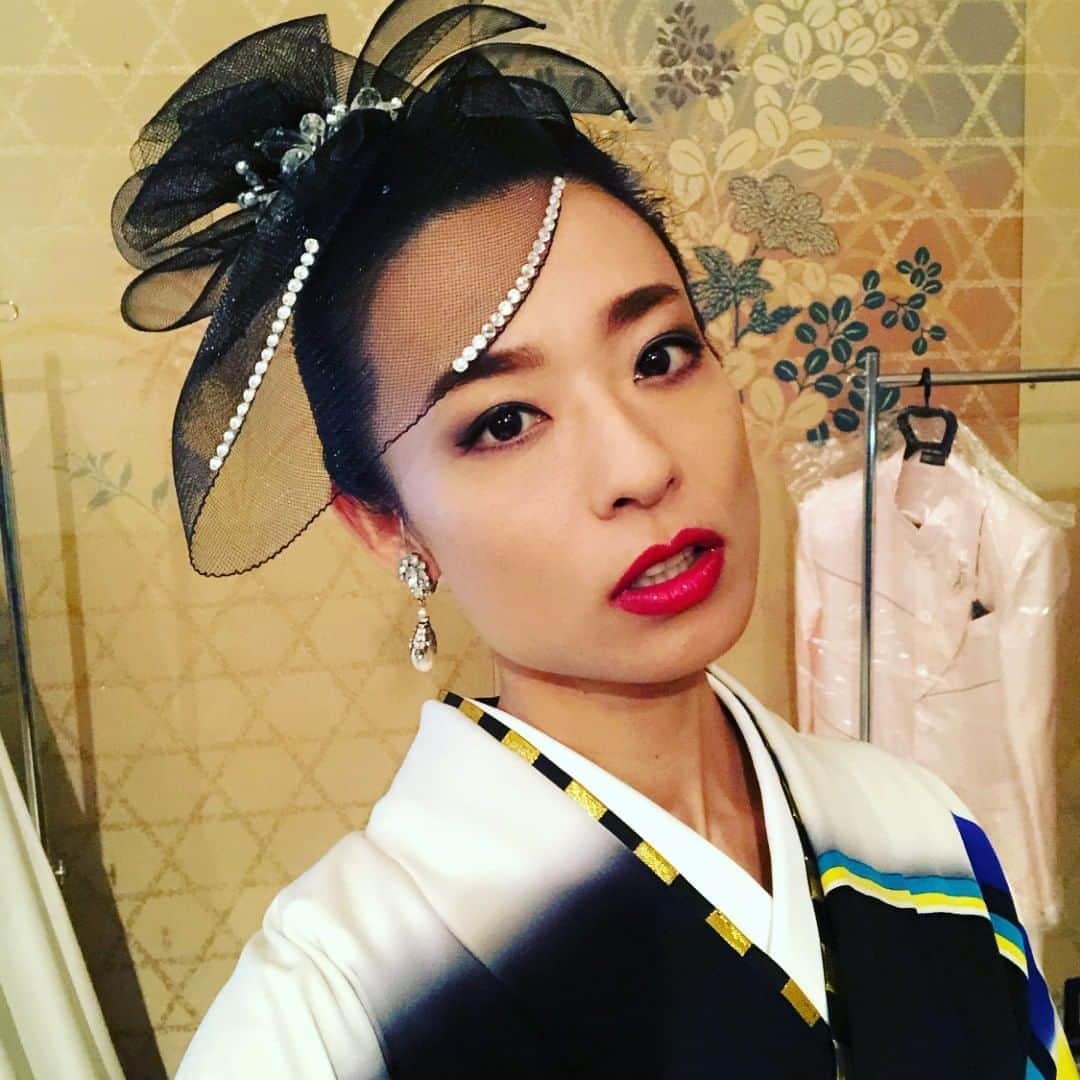 西山由のインスタグラム：「Faire comme Coco Chanel.」