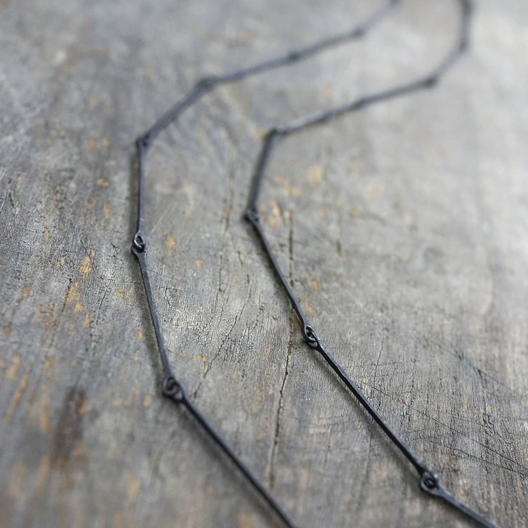 のインスタグラム：「The fourth eyewear necklace from #rigards, handcrafted from copper, one link at a time. . Model no.#AT004 . #rigards #attachments #craftsmanship #NaturalMaterials #ExperienceTheOriginal #SustainableEyewear  #morethanmeetstheeye #HandmadeForYourFace」
