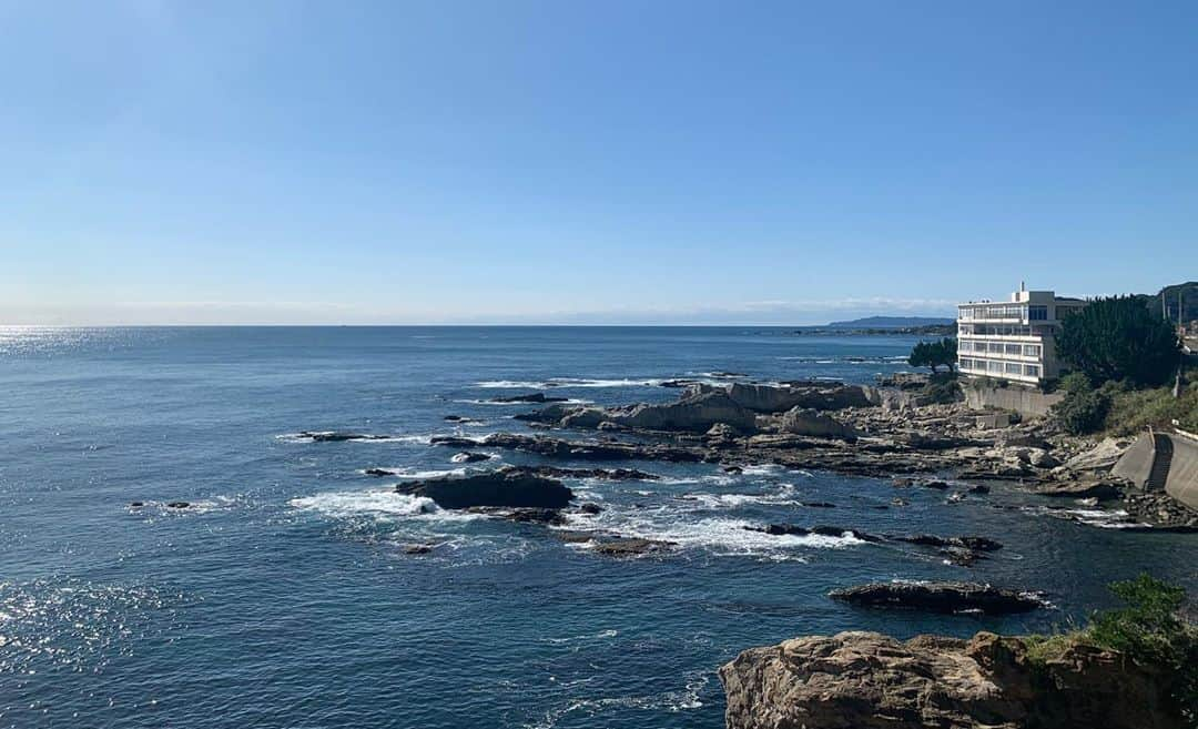 鈴木ゆまさんのインスタグラム写真 - (鈴木ゆまInstagram)「鴨川家族旅行🌊 日帰りで以前から通っていた「是空」さんにGoToキャンペーンで宿泊。 太平洋のおおらかな海に抱かれながら、疲れを癒した一日でした！ 海のお料理も美味しかった💕  #是空 #鴨川  #旅行  #gotoキャンペーン  #温泉 #どっちのアワビも最高」11月7日 0時30分 - yumayuma728