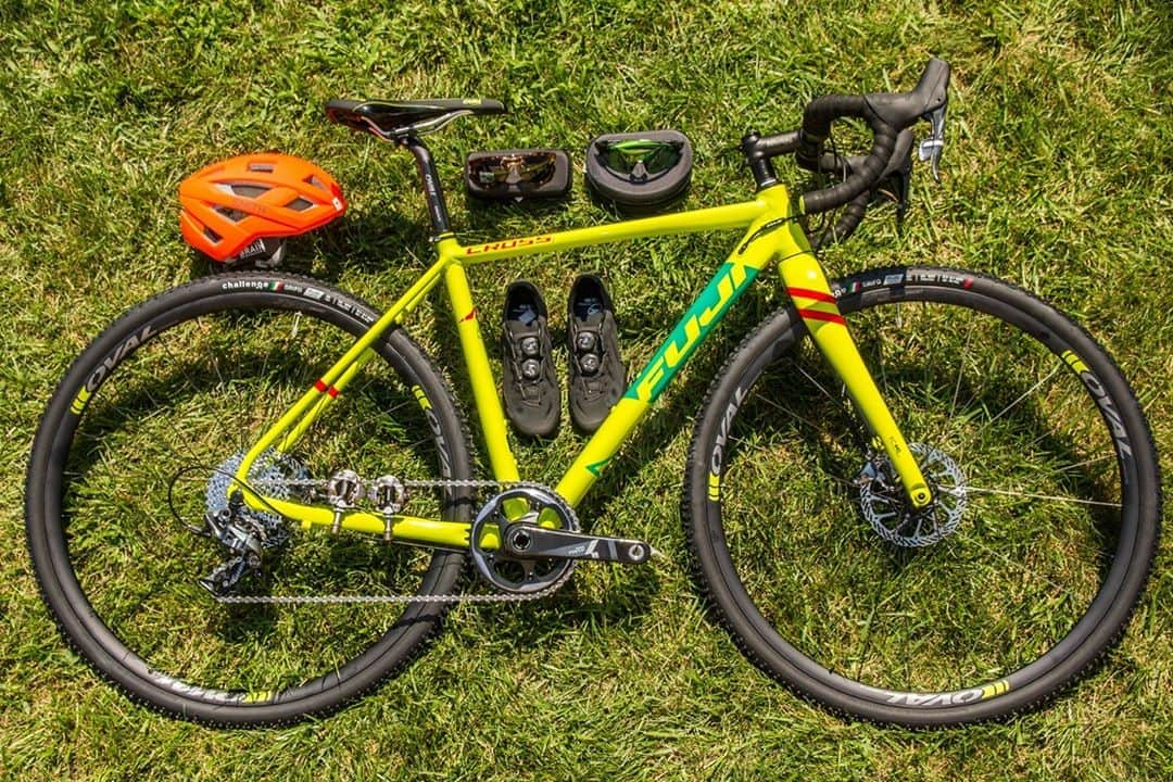 Fuji Bikesさんのインスタグラム写真 - (Fuji BikesInstagram)「All laid out and ready to go for an awesome fall adventure! #adventure #adventuretime #adventures #adventureculture #cyclocross」11月7日 0時31分 - fujibikes