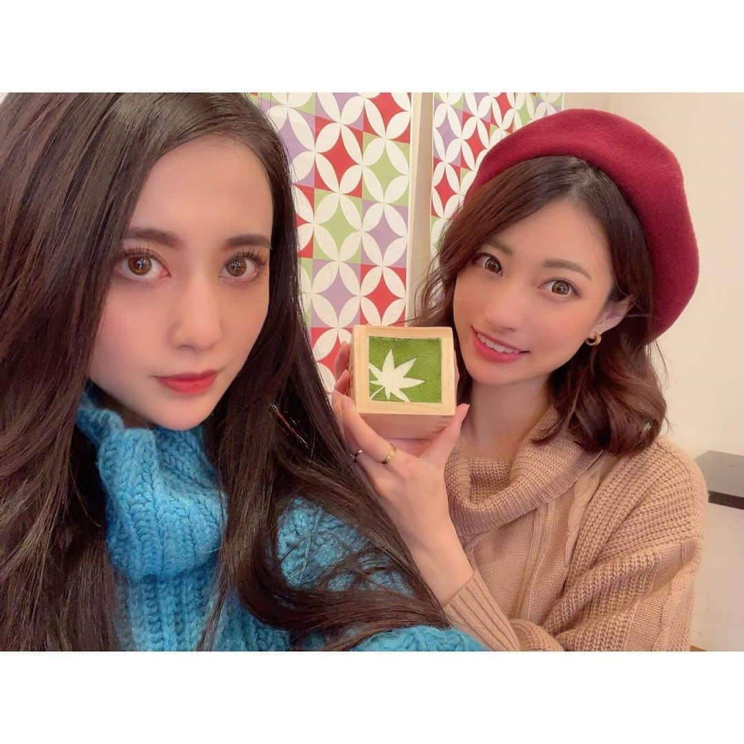 華沢友里奈さんのインスタグラム写真 - (華沢友里奈Instagram)「@himekani  とお出かけ💕 鎌倉に行ってきたよん\(//∇//)\❤️  食べ歩き楽しんできた∩^ω^∩✨  季節限定デザートとか食べるしかないっしょ❤️  見てるだけでハッピーになれる 可愛いデザートとかたくさん食べて 喋って歩き回って最高の一日(●´ω｀●)  初めて豆柴カフェ行ったんだけど 座ってたらワンチャン膝の上に乗ってきてまじかわいかったああああ❤️ ゆりなと豆柴ちゃんの実家感が半端じゃなくて 笑われたwww  #鎌倉　#食べ歩き　#観光 #followｍe」11月7日 0時32分 - hanazawayurina