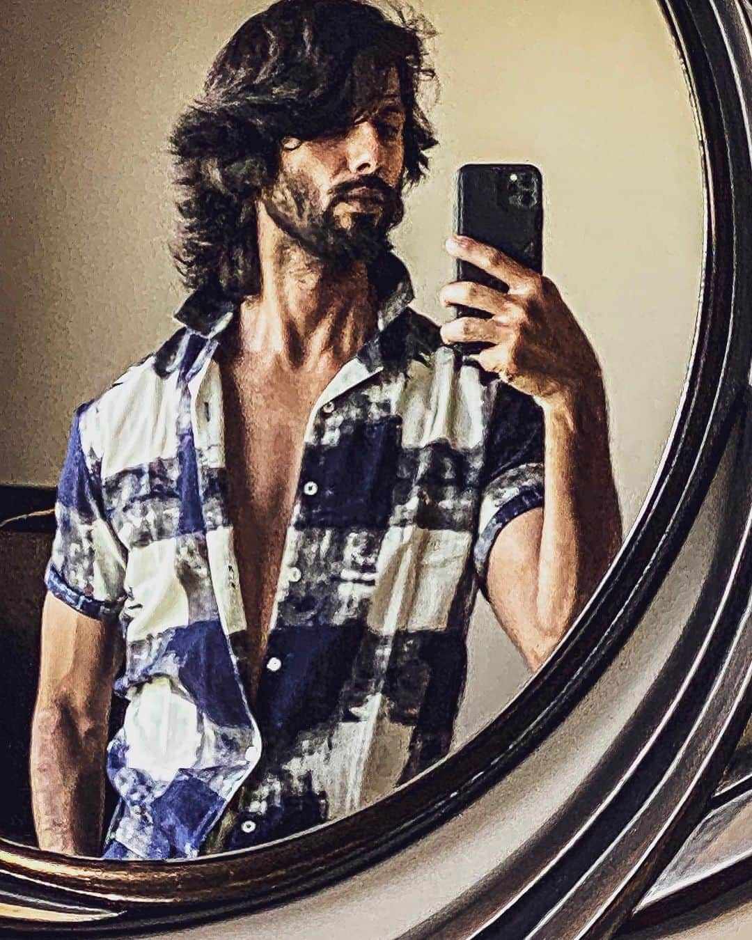 シャーヒド・カプールさんのインスタグラム写真 - (シャーヒド・カプールInstagram)「#mirrorselfie」11月7日 0時47分 - shahidkapoor