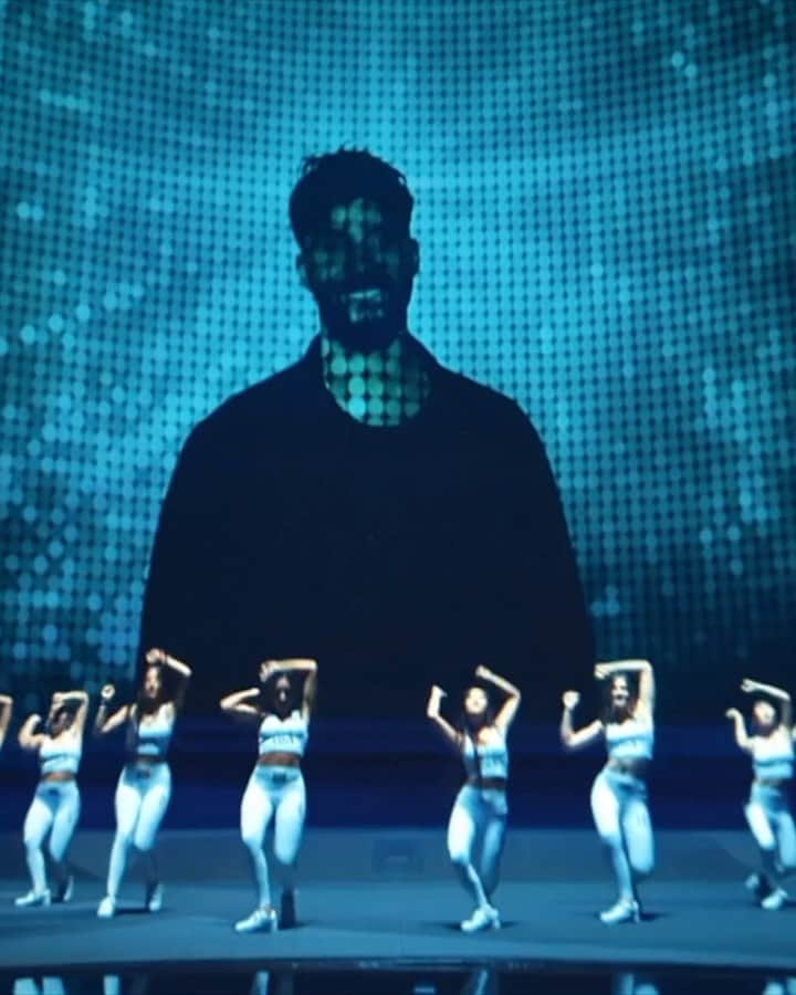 R3habのインスタグラム：「Now United x R3HAB - One Love 💜 ❤️」