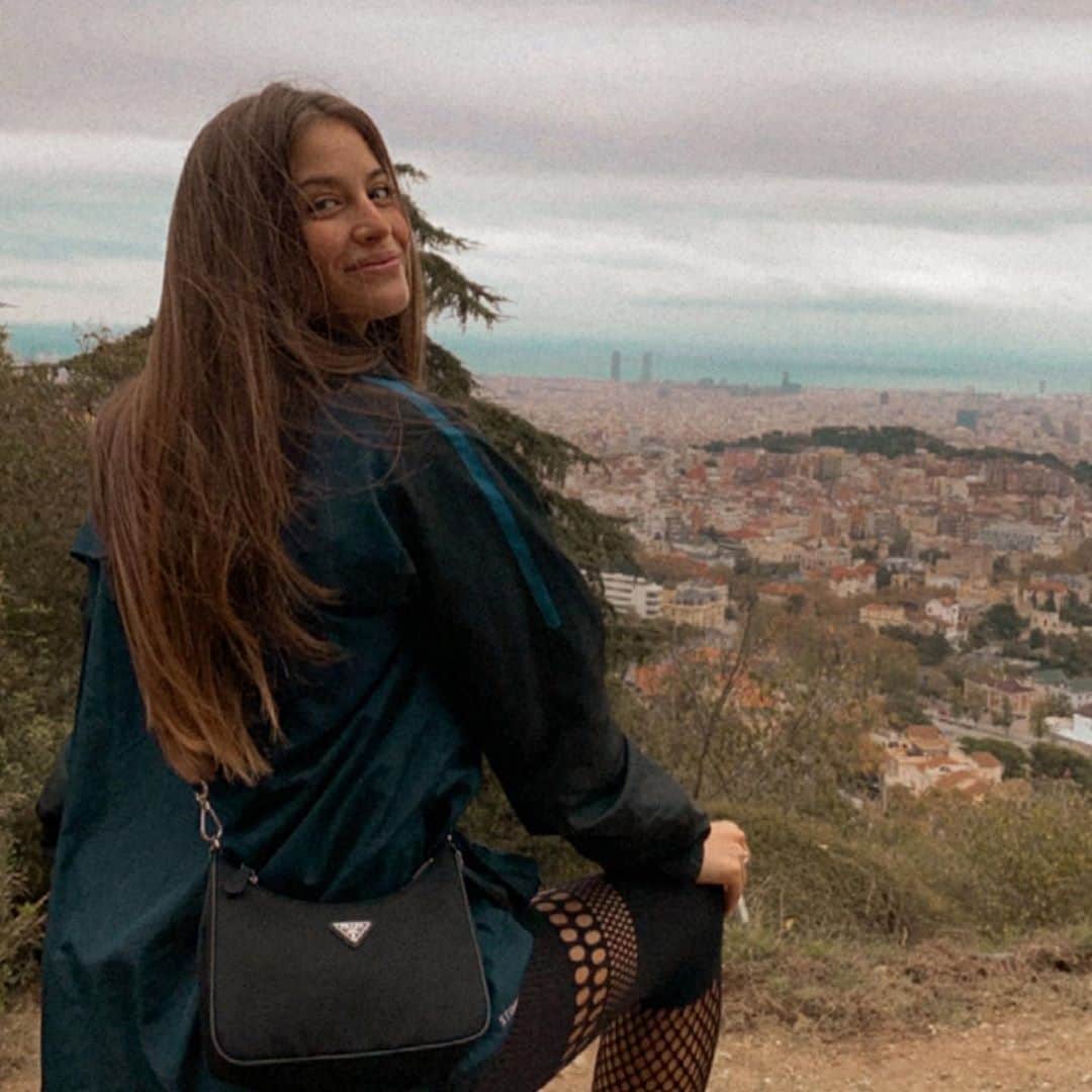 デシレ・コルデロ・フェレールのインスタグラム：「De caminata ⛰🍂」
