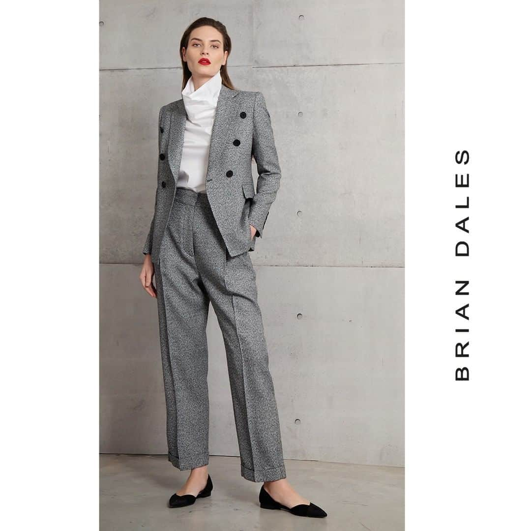 ブライアンデールズのインスタグラム：「Classic but never boring. . . . #womancollection #fallwintercollection #fw2020 #womanstyle #womanpower #womanfashion #womanfashionable #womanfashionstyle #fashionistas #fashionlover #fashiongram #fashionmodel #instafashion #instaphoto #beauty #femininestyle #coat #beautiful #madeinitaly #italianquality #italianstyle #italianfashion #modaitaliana」