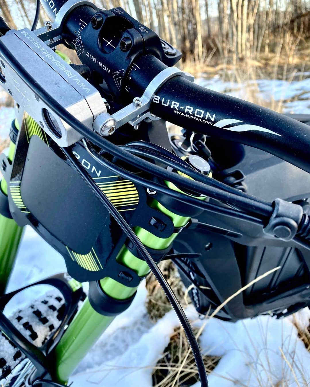 ニッキー・シックスさんのインスタグラム写真 - (ニッキー・シックスInstagram)「It’s a @surronebikes @surron_official Friday morning.I love this electric dirt bike.I can head out on my property ( or anywhere ) and not disturb the wildlife yet it has enough power to get me into or outta as much trouble as I want.I was just sitting out on a bluff thinking about how the @motleycrue 40th anniversary in coming next year.  We miss touring and playing for our fans but with no immediate concrete plans because of COVID-19 maybe we can put together some special packages and cool 40th anniversary Merchandise?  Any thing you would like to see? Anyway back to the last few days of Indian summer. 🍁🏍」11月7日 1時01分 - nikkisixxpixx