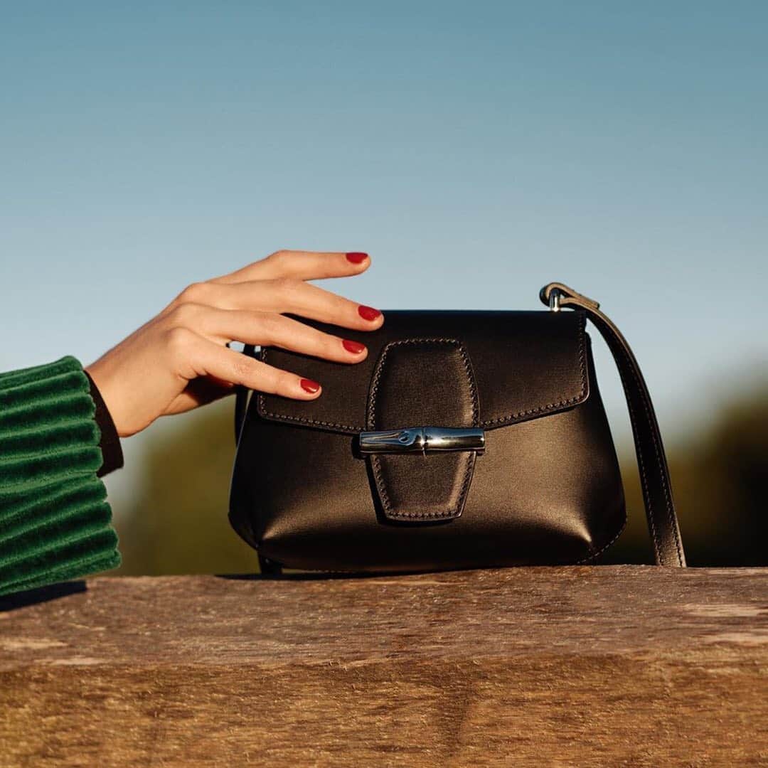 Longchampのインスタグラム：「When you can't keep your hands off the Mini Roseau... Captured by the very stylish @marinaingvarsson  #LongchampFW20  #LonchampRoseau #Longchamp」