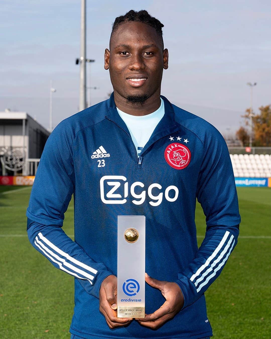 アヤックス・アムステルダムさんのインスタグラム写真 - (アヤックス・アムステルダムInstagram)「Congratulations, @traorelassinafranc! 🤩🏆 » @Eredivisie Player of the Month  » #ForTheFuture」11月7日 1時14分 - afcajax