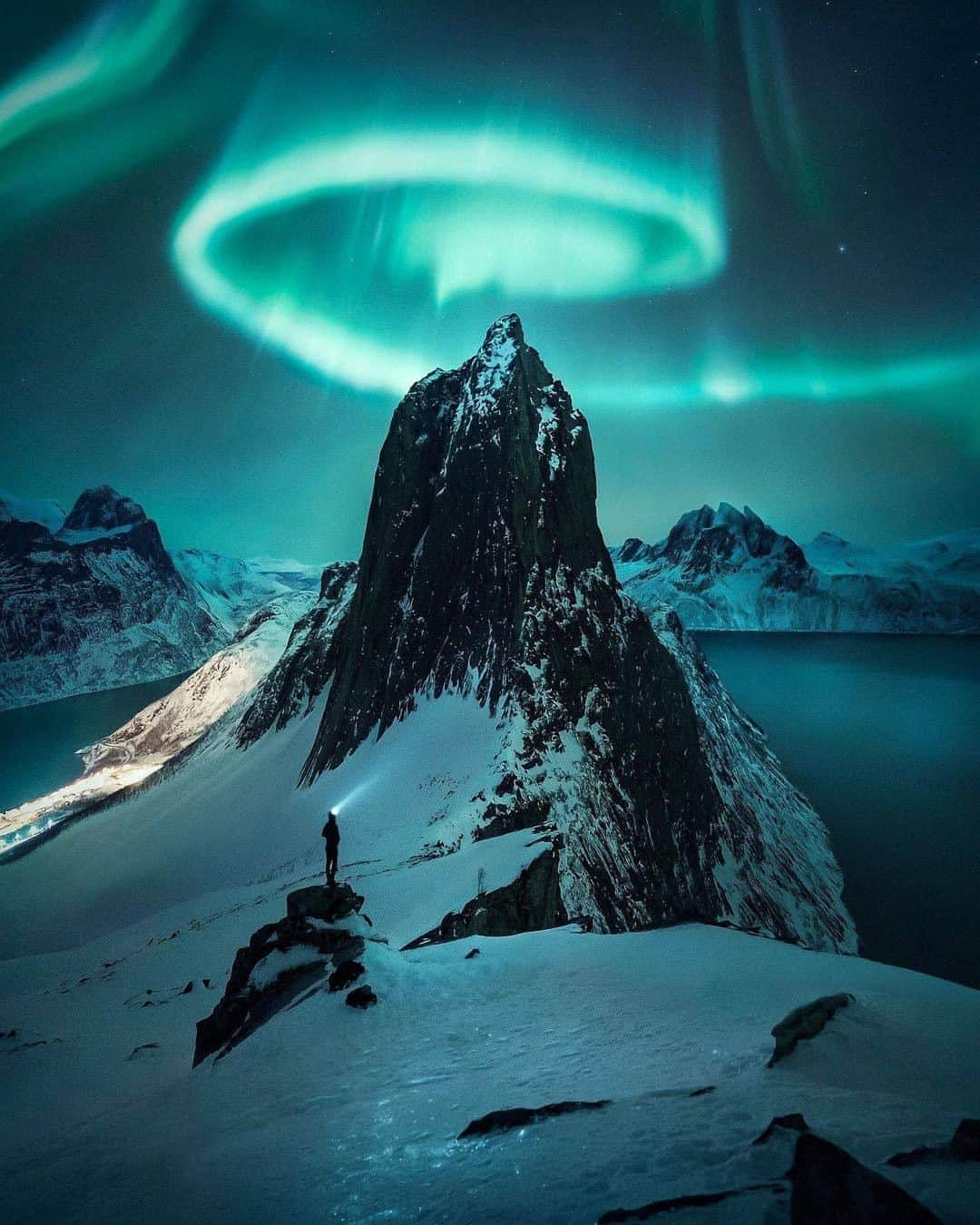 Discover Earthさんのインスタグラム写真 - (Discover EarthInstagram)「Do you call this phenomenon "Aurora" or "Northern lights"? An aurora (plural: auroras or aurorae), sometimes referred to as polar lights (aurora polaris), northern lights (aurora borealis), or southern lights (aurora australis), is a natural light display in the Earth's sky, predominantly seen in high-latitude regions (around the Arctic and Antarctic).  #discovernorway🇳🇴 with @visualsofjulius   . . . .  #norway  #norge  #visitnorway  #mittnorge  #ilovenorway  #bestofnorway ​#lofoten  #dreamchasersnorway  #landscapesofnorway ​#oslov  #ig_norway  #fjord  #norgefoto ​  #scandinavia ​  #highlightsnorway  #thebestofnorway  #ig_nordnorge  #northernnorway  #auroraborealis  #northernlights  #aurora」11月7日 1時30分 - discoverearth