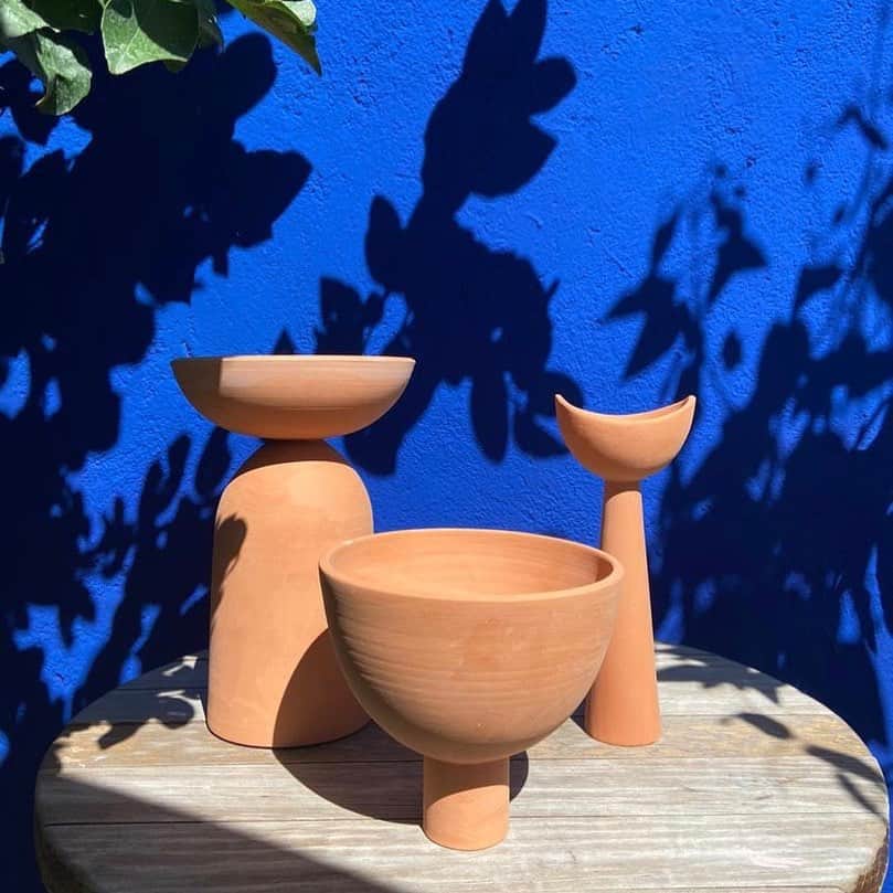 Monica Sordoのインスタグラム：「“Para Leonor” 2020 - Handmade terracota chalice bases handmade in Mexico by @edhernandezb x @mobelsiglixx one of my favorite spaces in Caracas where you can find original objects and furniture from the 50, 60 and 70 and give a second life to this memories 🤍」