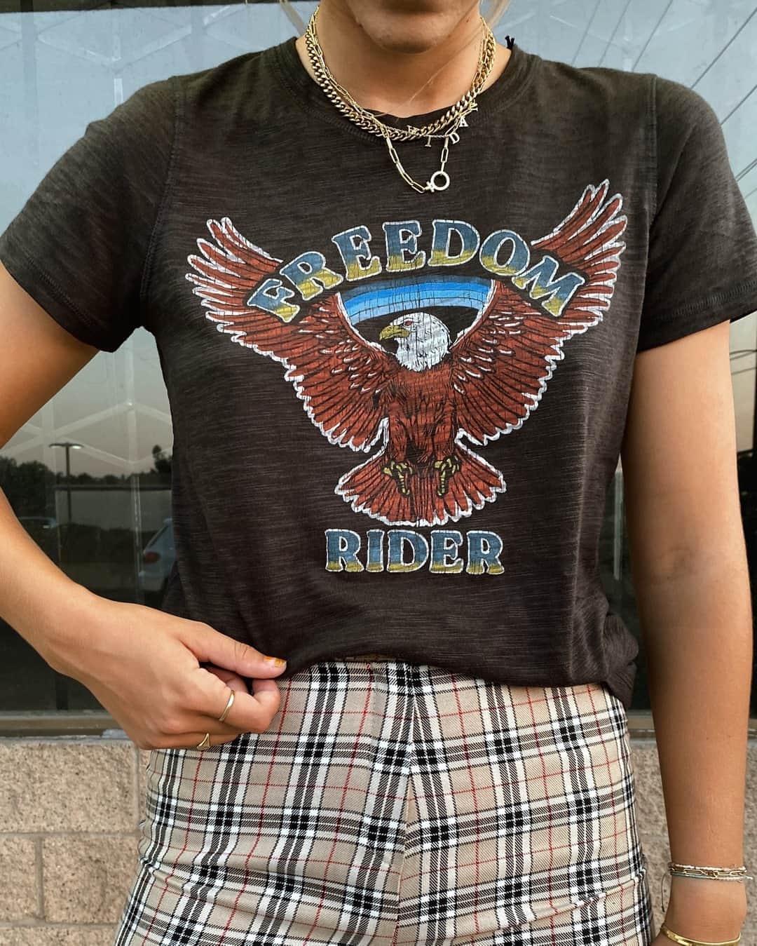 チェイサーのインスタグラム：「Freedom Rider🇺🇸🦅 #chaserband #graphictee #bandtee #falloutfit #freedomrider CHA5598」