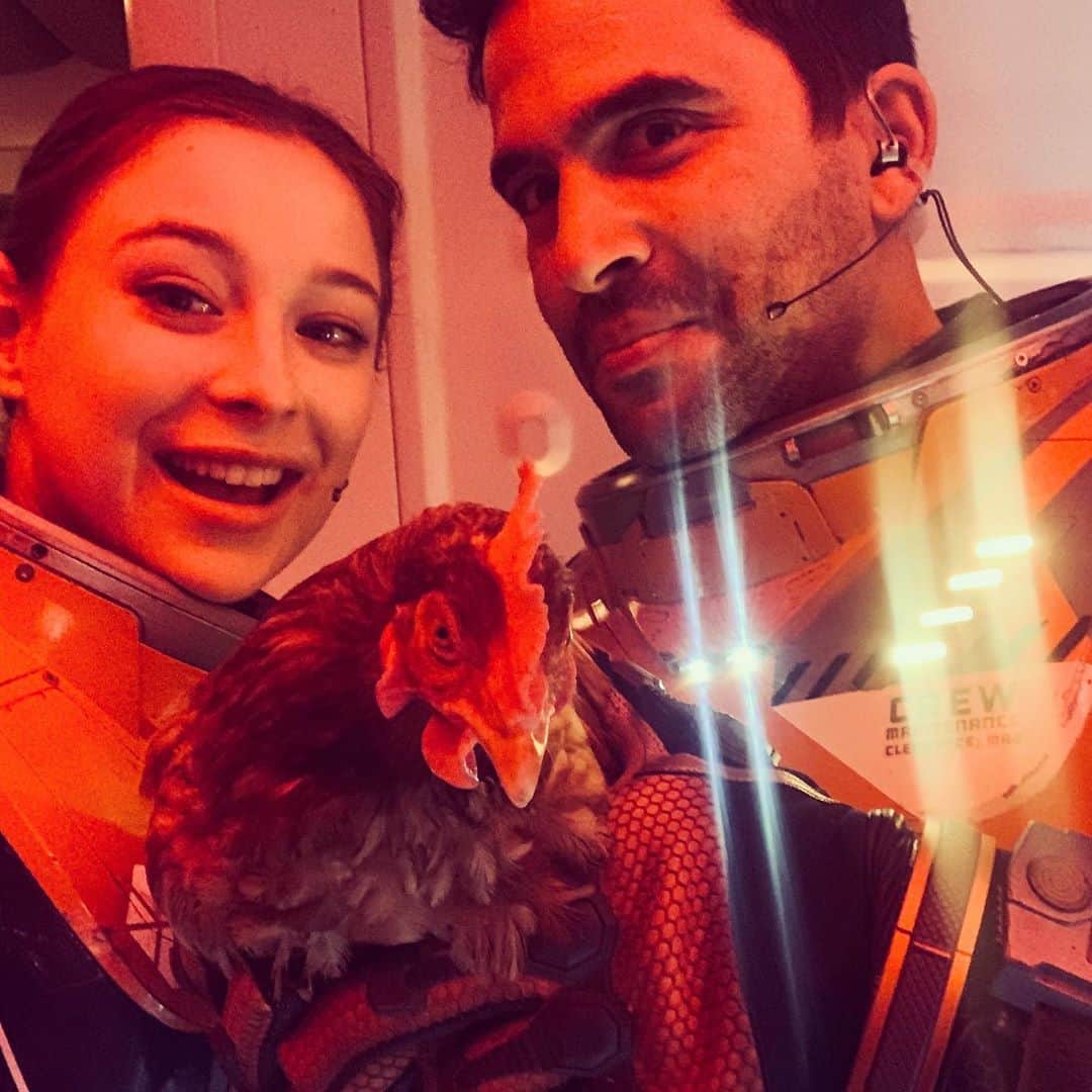 イグナシオ・セルキオのインスタグラム：「When we all come together, anything is possible. (Except only one of us can lay eggs) . . . ❤️. . . ✌️. . .」