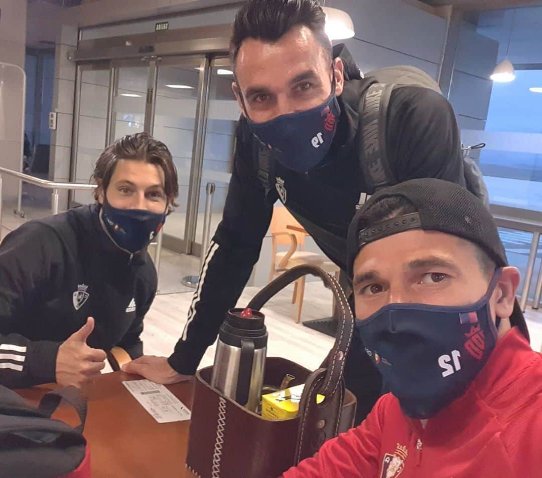 ファクンド・ロンカリアのインスタグラム：「Sevilla, alla vamos ....🤙🏽💪🏽」