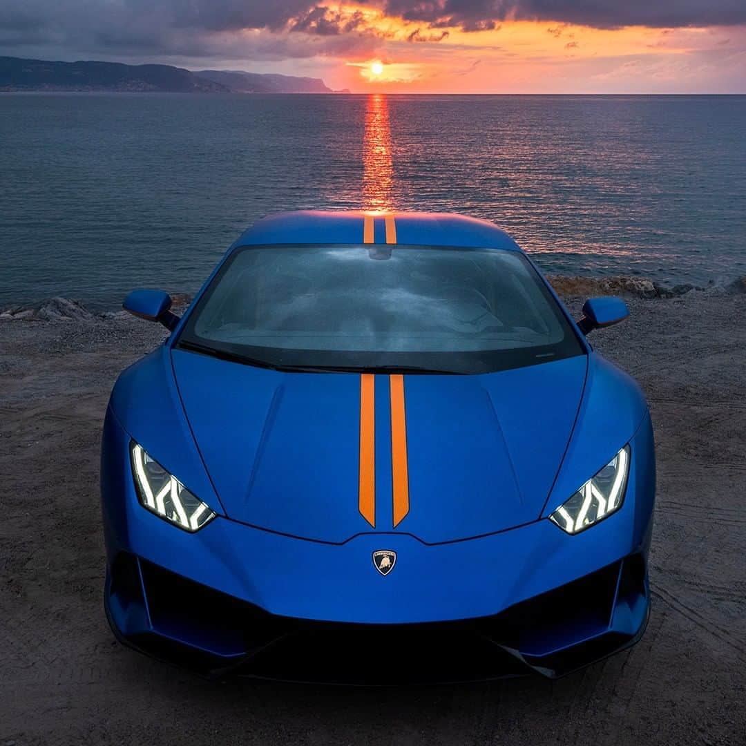 のインスタグラム：「A dance between dark and light. That’s the road we travelled among Liguria’s little villages, natural landscapes and gorgeous sea, in the company of photographer @albertoselvestrel and a Huracán EVO whose wonderful design seems forged by the wind of this Italian region.   #Lamborghini #HuracanEVO #WithItalyForItaly #Liguria」