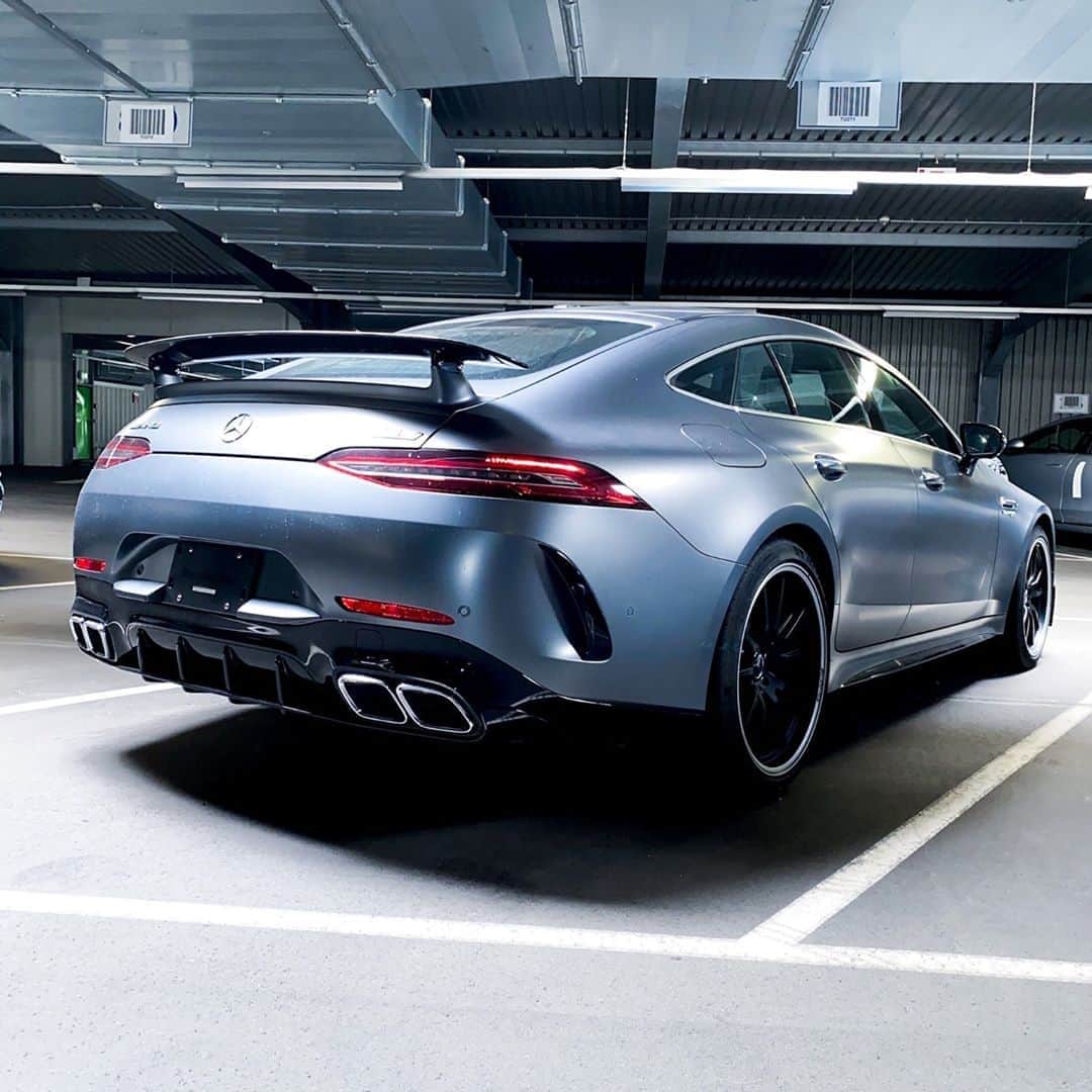 Mercedes AMGさんのインスタグラム写真 - (Mercedes AMGInstagram)「[Kraftstoffverbrauch kombiniert: 12,5 l/100 km  CO₂-Emissionen kombiniert: 286 g/km  amg4.me/efficiency-statement  Mercedes-AMG GT 63 S 4MATIC+ 4-Türer Coupé]  A pleasure for the senses.  📷 @mbkundencenter  #DrivingPerformance #MercedesAMG #GT63S #AMG」11月7日 2時01分 - mercedesamg