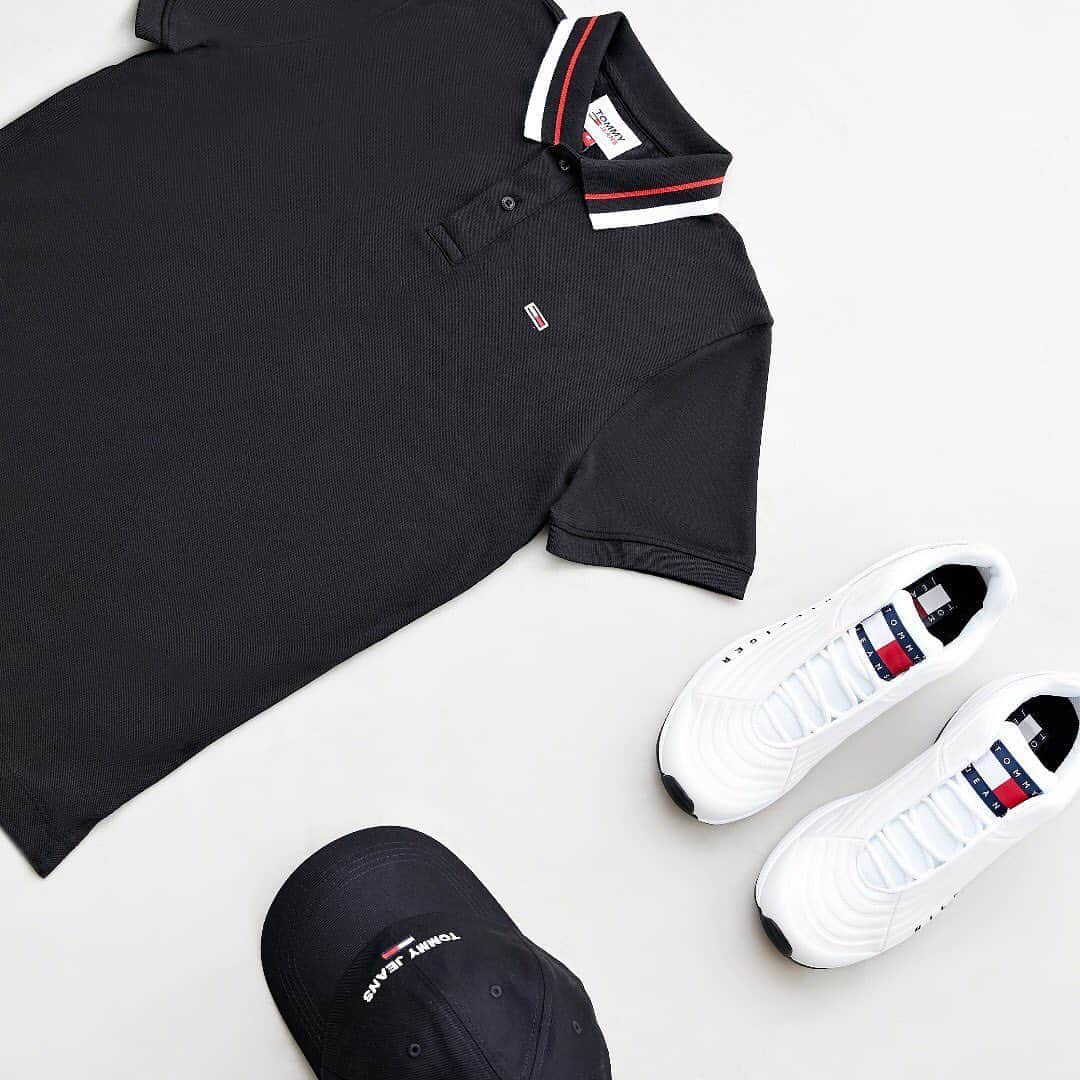FOOTASYLUMさんのインスタグラム写真 - (FOOTASYLUMInstagram)「On Fridays we wear Tommy. 👌  Complete the look with the @tommyhilfiger Classic Tipped Stretch Short Sleeve Polo Shirt, Logo Sport Cap & White Heritage Runner.  #Footasylum #TommyHilfiger #TommyJeans」11月7日 2時06分 - footasylum