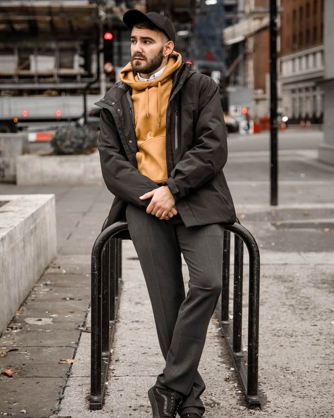 UNIQLO UKのインスタグラム：「UNIQLO Hybrid Down, warm and stylish.  #Uniqlo #LifeWear #UniqloLifeWear」