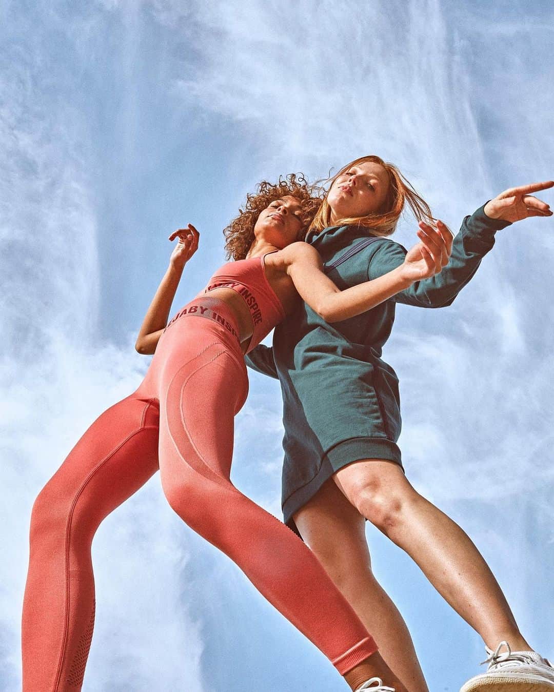 レジャビーのインスタグラム：「BIENVENUE LEJABY INSPIRE⁣ ⁣ Nous sommes aujourd’hui heureux de vous présenter notre première collection d’activewear ! Fruit de la rencontre entre éco-conscience, raffinement, et sportswear, LEJABY INSPIRE vient donner un nouveau souffle à notre Maison, mais aussi une nouvelle inspiration au vestiaire des femmes.⁣ ⁣ Au-delà de simples pièces destinées à la pratique sportive, LEJABY INSPIRE c’est un état d’esprit, un mode de vie, une énergie, une féminité libre et épanouie. En quelques mots, un retour aux sources et à soi-même menant tant au bien-être physique que spirituel.⁣ ⁣ Inspirez, expirez, souriez, ressentez… et laissez-vous inspirer par le monde qui vous entoure.⁣ ⁣ Rendez-vous dès maintenant sur @lejabyinspire pour entrer dans ce nouvel univers dédié au sport & au bien-être.  #LEJABYINSPIRE  —  WELCOME LEJABY INSPIRE  We are very pleased to present to you our first activewear collection ! LEJABY INSPIRE represents a natural alchemy between environmental awareness, elegance and sportswear, bringing new inspiration to the female wardrobe.  But LEJABY INSPIRE isn’t just a range of activewear. It is a state of mind, an approach to life, a sense of femininity restored and of self-regained. It is also a world view, where getting back to one’s roots and being true to oneself have become a priority.  Breathe in, breathe out, smile, feel… and let yourself be inspired by life and nature.  Check out our Instagram account @lejabyinspire to enter this new universe dedicated to sport and well-being.  #LEJABYINSPIRE」