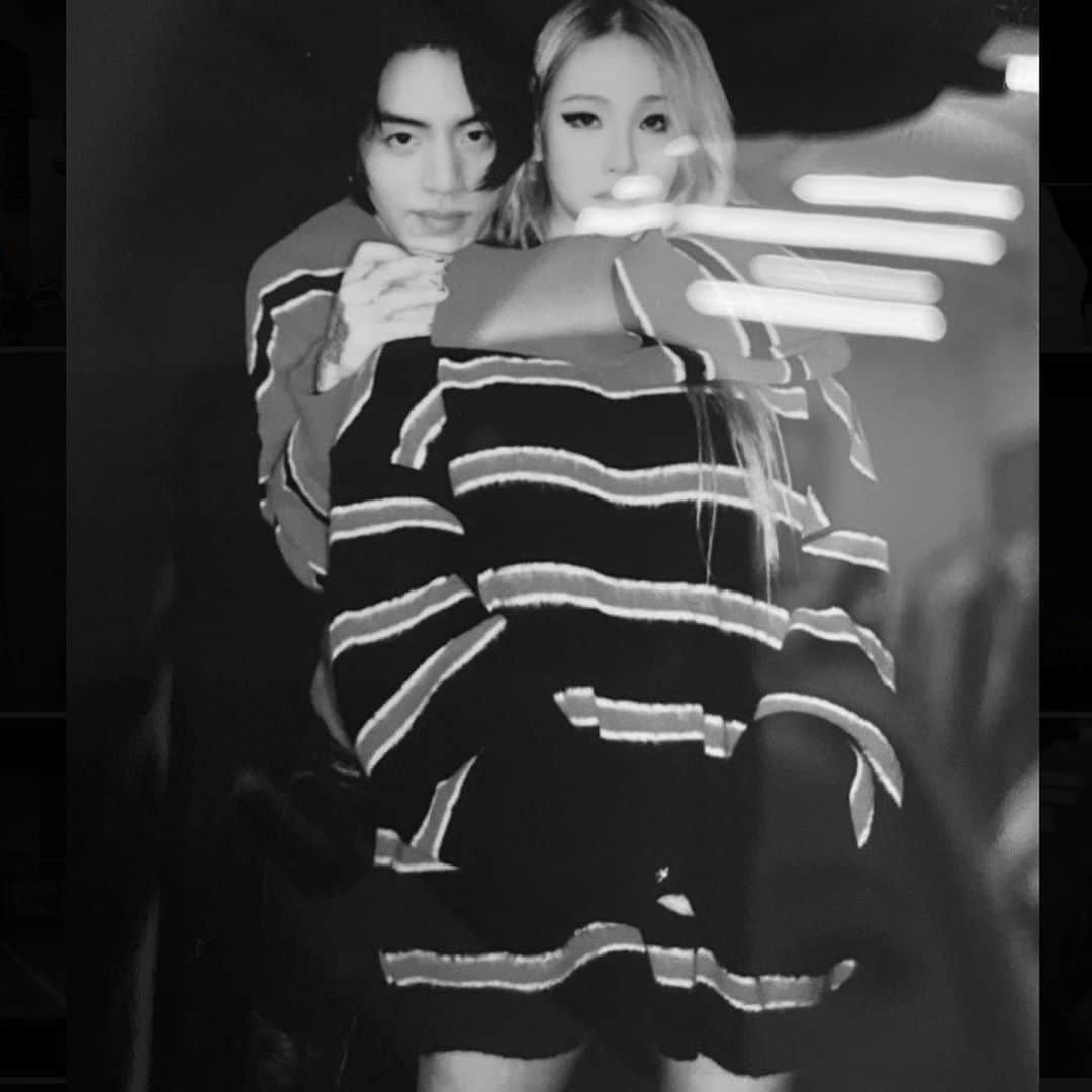 CL さんのインスタグラム写真 - (CL Instagram)「+A very special thanks to Mr.Ian for his time and energy. Rom your presence brought this video to life.Much love and respect.🍒🥧+」11月7日 2時24分 - chaelincl