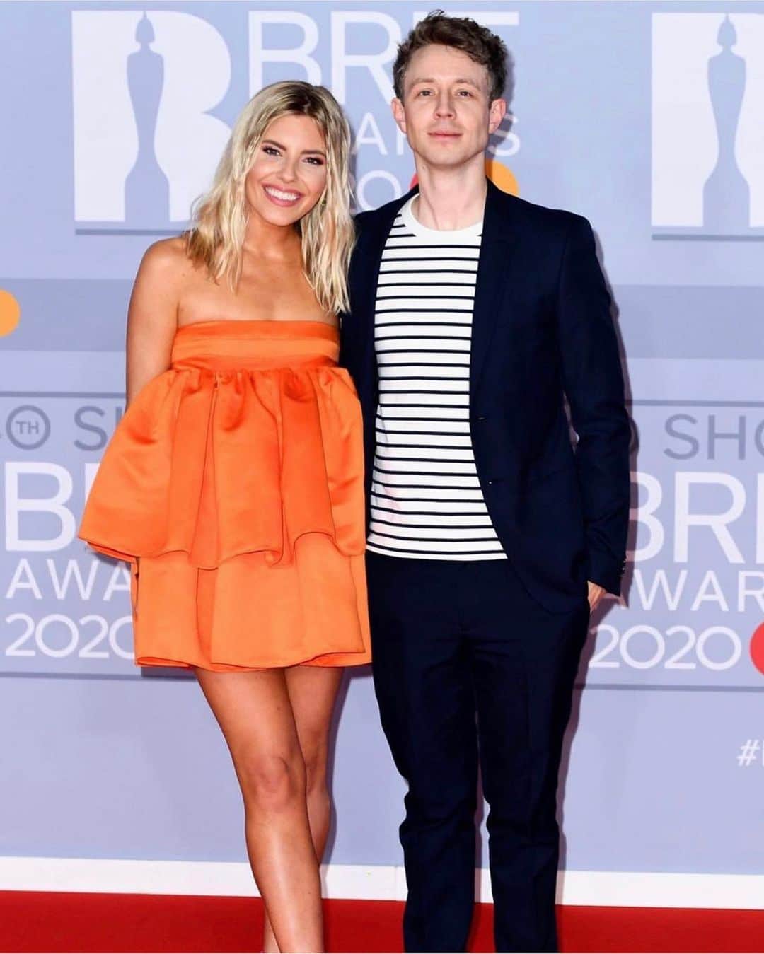 Mollie Kingさんのインスタグラム写真 - (Mollie KingInstagram)「Exciting news!!! Matt and I are going to be presenting the 1-4pm show Fri/Sat/Sun on Radio 1 as of January!  I can’t wait to hang out with the afternoon listeners and get to know them and share everything that’s going on in our lives... probably too much if the last 2 years are anything to go by 🤣💜 @matthewedmondson @bbcradio1  Photo: @garethcattermole」11月7日 2時29分 - mollieking