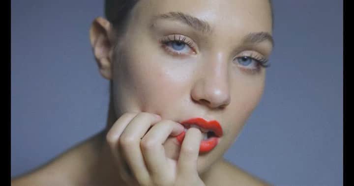 タイラー・シールズのインスタグラム：「Video portrait of @maddieziegler song by Benji Hughes.」