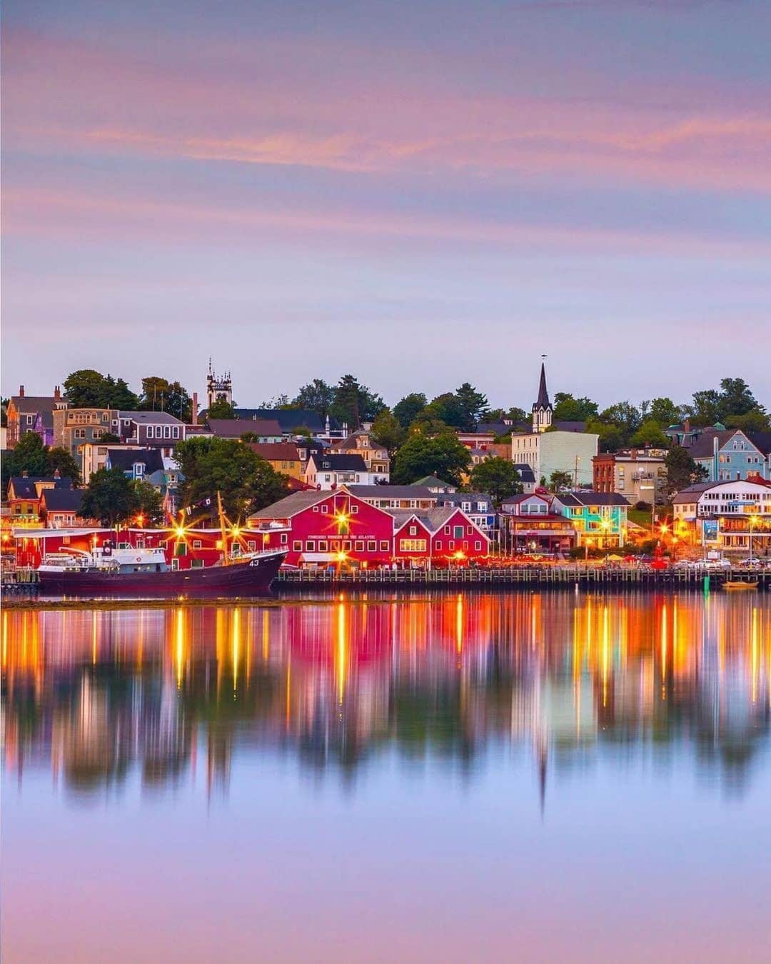 Explore Canadaのインスタグラム：「Today's #CanadaSpotlight is on self-guided walking tours!⁠⠀ ⁠⠀ One of our favourite ways to explore is by foot, taking in the sights, sounds and smells of nearby neighbourhoods and fresh outdoor spaces. Here are some of our top self-guided walking tours across Canada:⁠⠀ ⁠⠀ ❤️ Lunenburg, NS - This former rum running and ship building port town is a UNESCO World Heritage Site, and it’s postcard-perfect painted buildings are perfect for wandering around with your camera in tow.⁠⠀ 💛 Celebrate Indigenous culture at the Journey to Anishinaabe Knowledge Trail in the Royal Botanical Gardens of Hamilton. The trail spans 1.5km and explores Indigenous flora used by First Nations peoples, with information about the plants and their connection to culture, language, ecology and history. ⁠⠀ 💙 Yellowknife - the capital city of the Northwest Territories is nestled between tundra and lake shore, making it the perfect place for adventure and exploration. Take a stroll around Old Town for a dose of history and culture, and then head to one of Yellowknife’s breweries or restaurants for some unique, locally sourced food and beverages.⁠⠀ 🧡 Quebec’s Old City is packed with European architecture, cuisine and charm. Visit the site of world-changing battles, tour the quaint, cobblestone streets and browse the works of generations of local artists. ⁠⠀ 💚 Mount Pleasant, Vancouver - this bustling, diverse neighbourhood is home to boutique stores, ethnic restaurants and an array of beautiful street art just waiting to be explored. Top tip: end your tour at Queen Elizabeth Park for unbeatable views of the city and mountains. ⁠⠀ ⁠⠀ Where else in Canada would you add to the list? Let us know in the comments, and don’t forget to hit the ‘save’ icon to easily refer back to this post and inspire future trips! ⁠⠀ ⁠⠀ #ExploreCanada #CanadaNice⁠⠀ ⁠⠀ 📷: ⁠⠀ 1.	@acorn_art_photography⁠⠀ 2.	@rgbcanada⁠⠀ 3.	@naeeemr⁠⠀ 4.	@sunny.tour.guide⁠⠀ 5.	@sjseto⁠⠀ ⁠⠀ 📍: ⁠⠀ 1.	@visitnovascotia⁠⠀ 2.	@travelontario⁠⠀ 3.	@spectacularnwt⁠⠀ 4.	@quebeccite, @tourismequebec⁠⠀ 5.	@inside_vancouver, @hellobc⁠⠀」