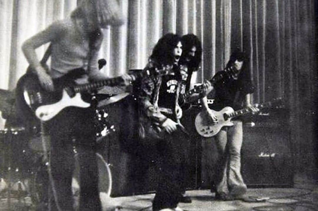 スティーヴン・タイラーさんのインスタグラム写真 - (スティーヴン・タイラーInstagram)「🎂#AEROSMITH50 #REPOST @aerosmith 50 years ago today!!! Nov. 6, 1970 #Aerosmith plays their first ever show at Nipmuc Regional High School in Mendon, MA. The new band got the gig because Joe Perry‘s mother, who worked at a nearby school, knew someone at Nipmuc, and helped set it up. At the time, Ray Tabano was on rhythm guitar. He would be replaced by Brad Whitford a year later.  We have a lot of amazing things coming to celebrate #Aerosmith50! Sadly, due to everything going on there have been some unexpected delays. But don’t worry, you won’t believe the treasures we have been digging out of the vaults to share with the #BlueArmy. It will be worth the wait... Stay Tuned!!!  Photo courtesy of Ed Malhoit」11月7日 3時03分 - iamstevent