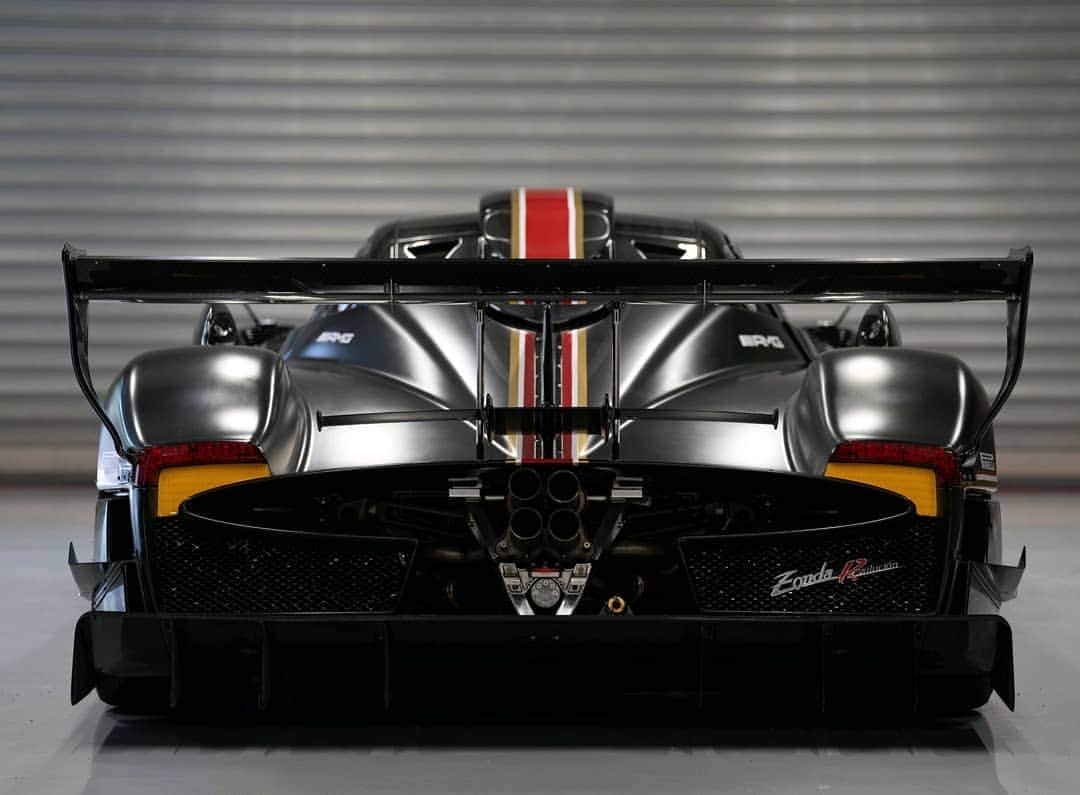 パガーニ・アウトモビリのインスタグラム：「The Zonda Revolucion, the ultimate bad boy for the track. ⠀ ⠀ #pagani #zonda #zondarevolucion」