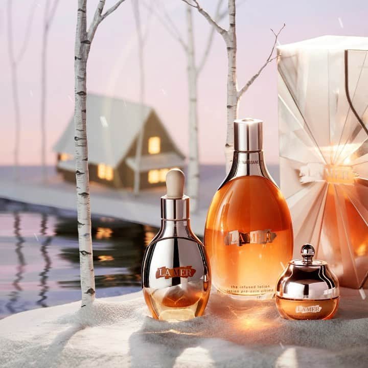 ドゥラメールのインスタグラム：「For that one-of-a-kind star at the top of your list, only The #GenaissancedelaMer Collection will do. Available at @neimanmarcus.」