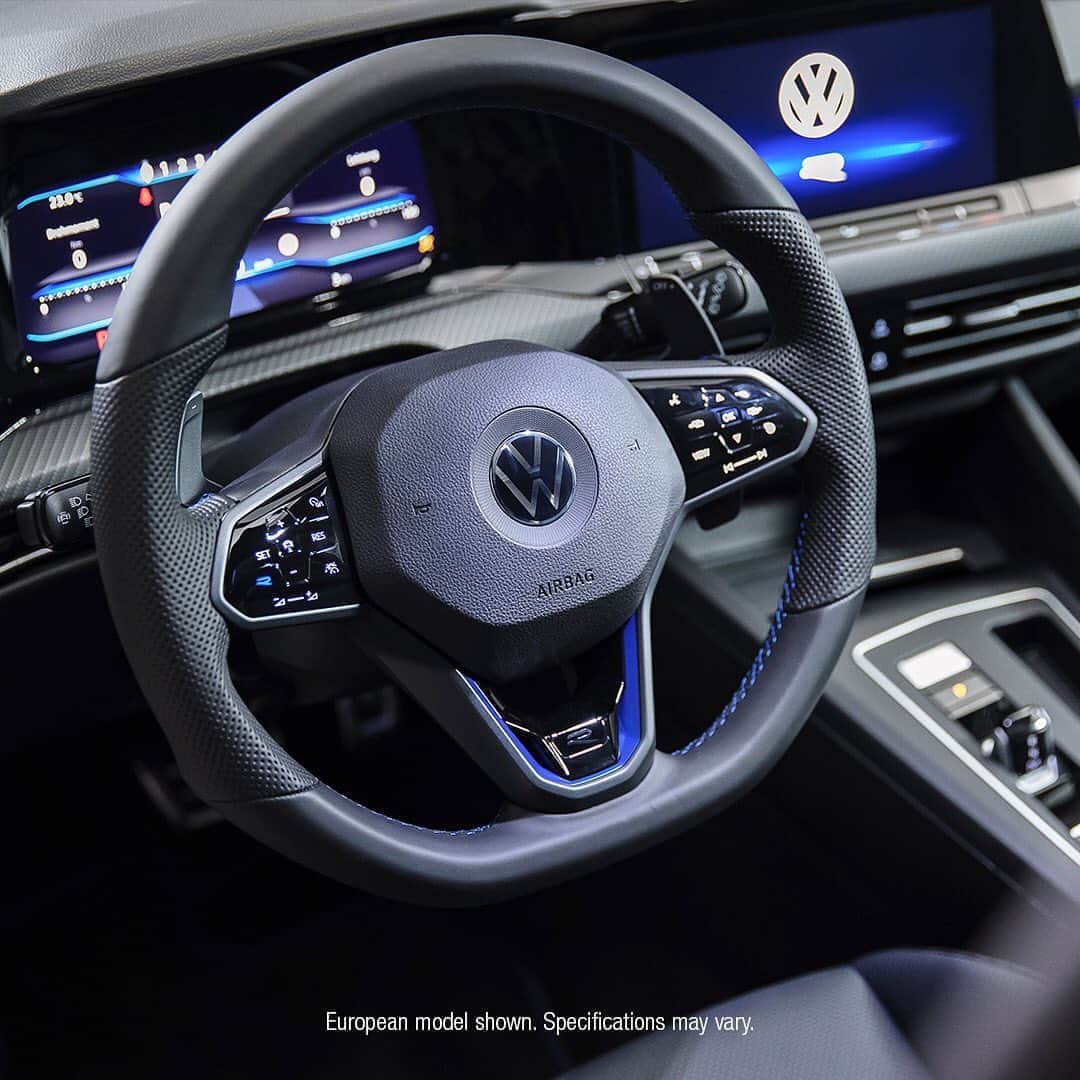 Volkswagen USAさんのインスタグラム写真 - (Volkswagen USAInstagram)「315 hp 🐎 The most powerful hot hatch we've ever made. Take control with the 2022 Golf R.」11月7日 3時13分 - vw