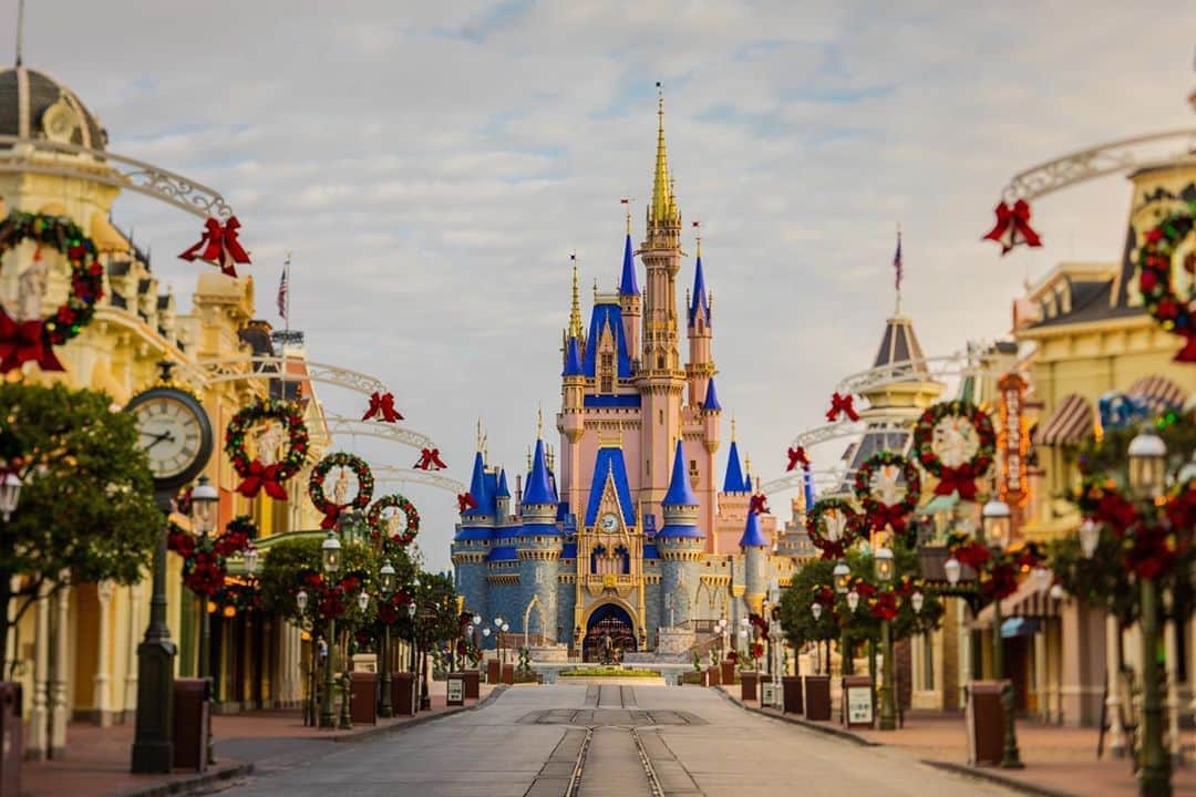 Walt Disney Worldのインスタグラム：「The halls are decked at Magic Kingdom Park. 🎄 Get a closer look on the @DisneyParksBlog! #DisneyMagicMoments✨」