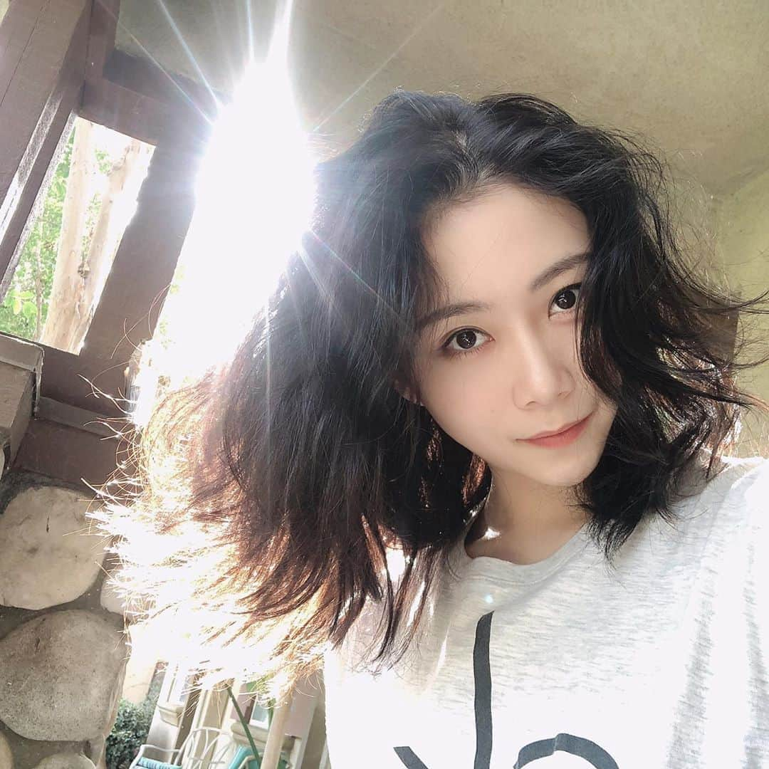 ジャオ・ジンナンさんのインスタグラム写真 - (ジャオ・ジンナンInstagram)「Natural curls～🤣🤣🤣 #naturalcurls」11月7日 3時49分 - zhao_jing_nan