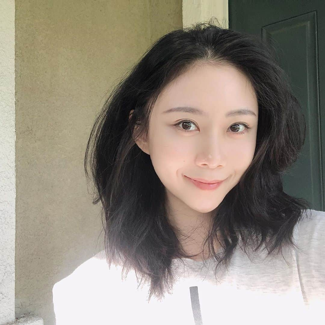 ジャオ・ジンナンさんのインスタグラム写真 - (ジャオ・ジンナンInstagram)「Natural curls～🤣🤣🤣 #naturalcurls」11月7日 3時49分 - zhao_jing_nan